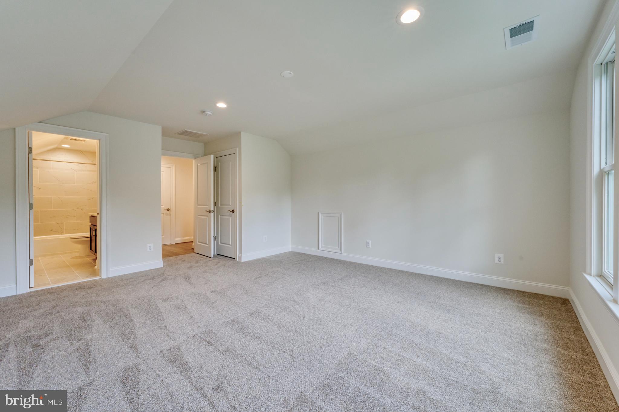 BROYHILLS MCLEAN ESTATES - Residential