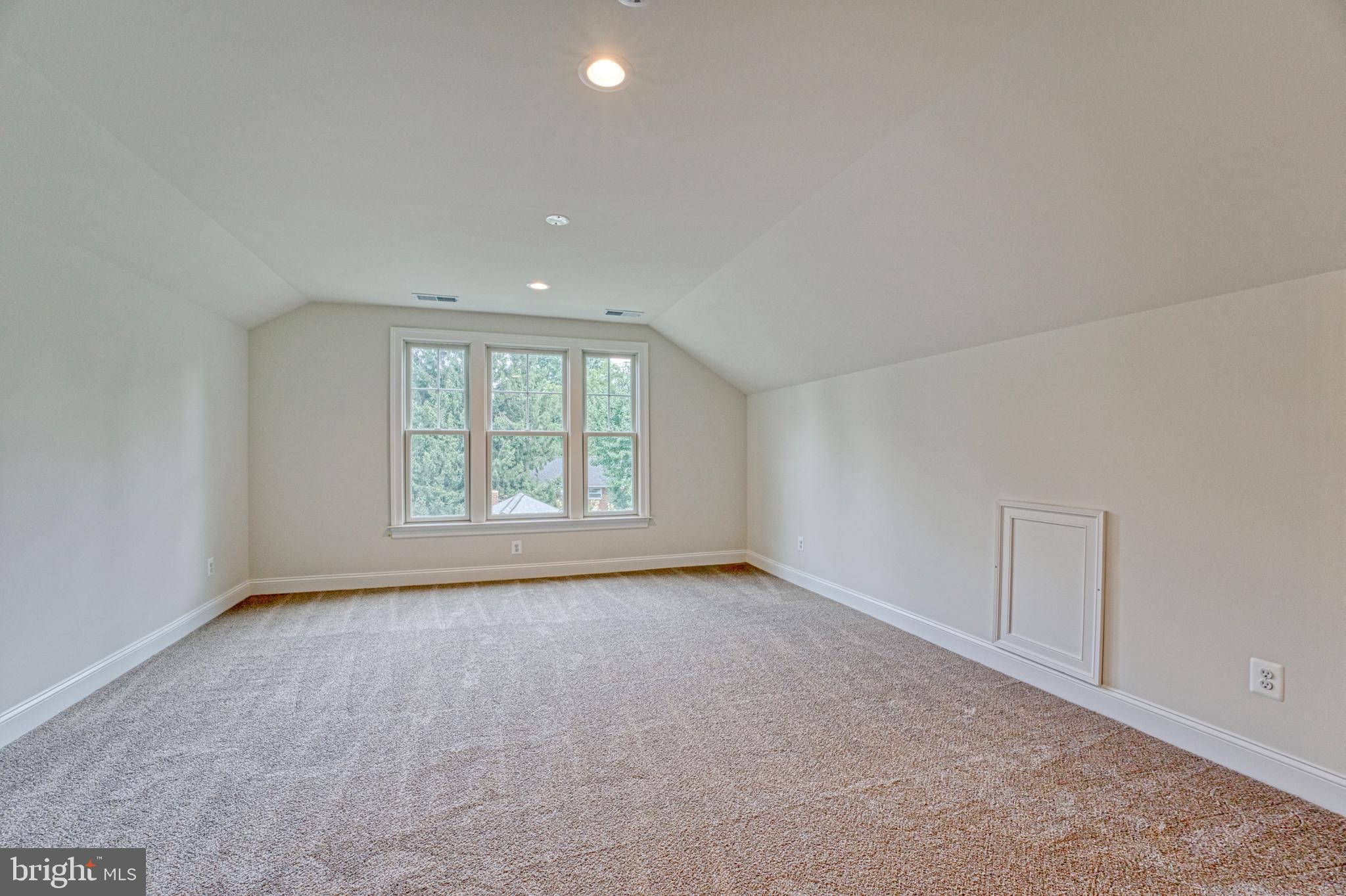 BROYHILLS MCLEAN ESTATES - Residential