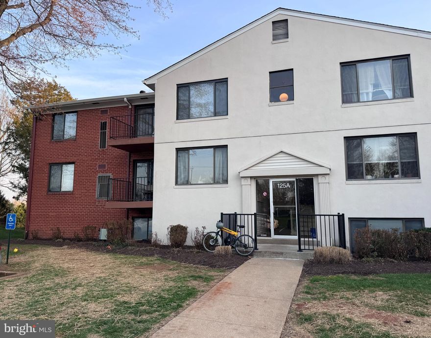 Move-in ready and updated condo located in the heart of Leesburg. Updated kitchen, open floor plan, and an abundance of natural sunlight. Private balcony—perfect for enjoying fresh air and relaxing.  Large primary bedroom nice with plenty of closet space.   The community offers an outdoor pool, picnic areas, public grills, a gazebo, walking trails, tot lots, green spaces, and abundant parking. Additional personal storage unit and washer and dryer on the lower floor. Great location situated in a prime Leesburg within minutes from Downtown Leesburg, Leesburg Premium Outlets, Route 7, restaurants, grocery stores, and more. A great opportunity for first-time buyers or investors.