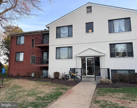 125 Clubhouse Drive SW Unit 8, Leesburg, VA 20175 - MLS#: VALO2119792