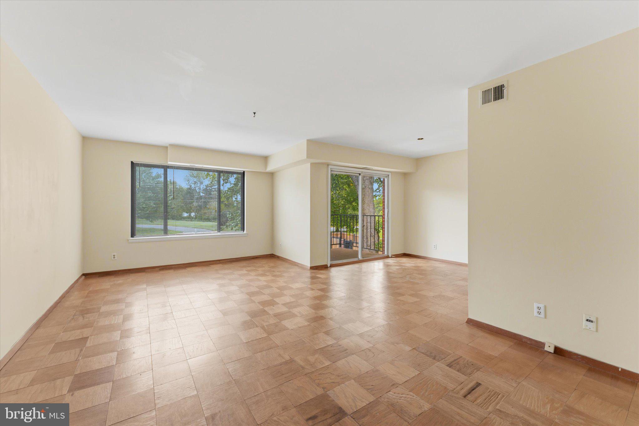125 CLUBHOUSE DRIVE A SW 8