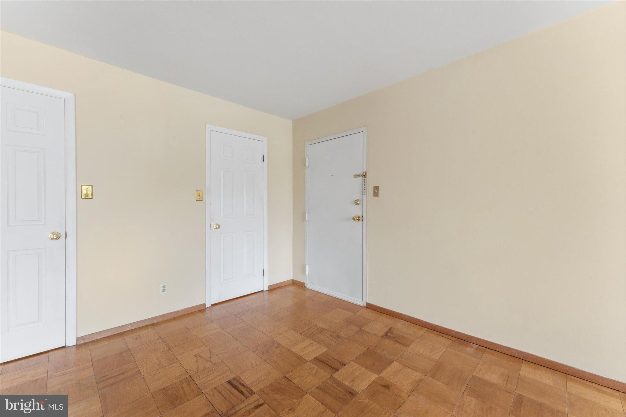 125 CLUBHOUSE DRIVE A SW 8