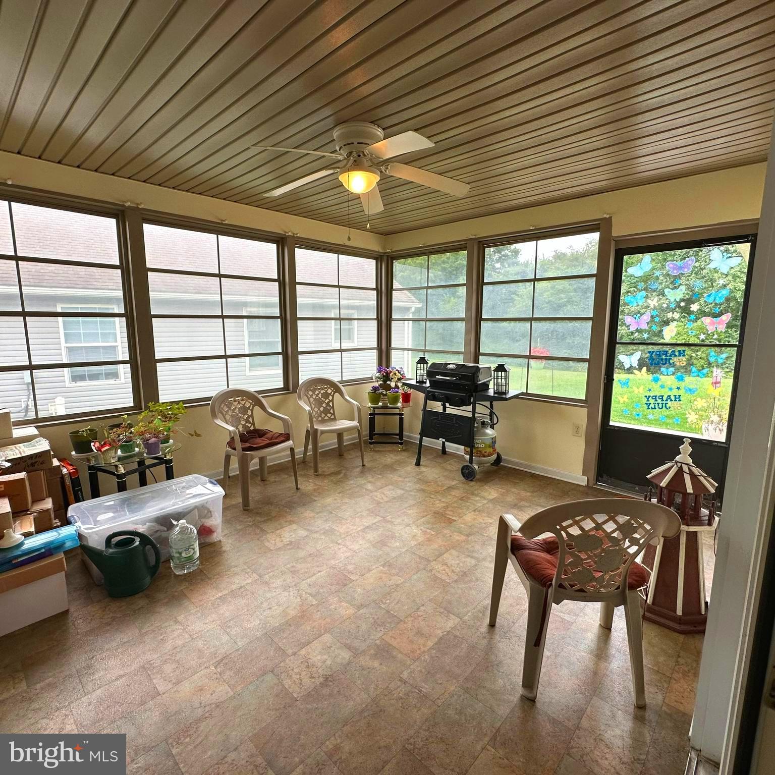 COUNTRY MANOR - Residential