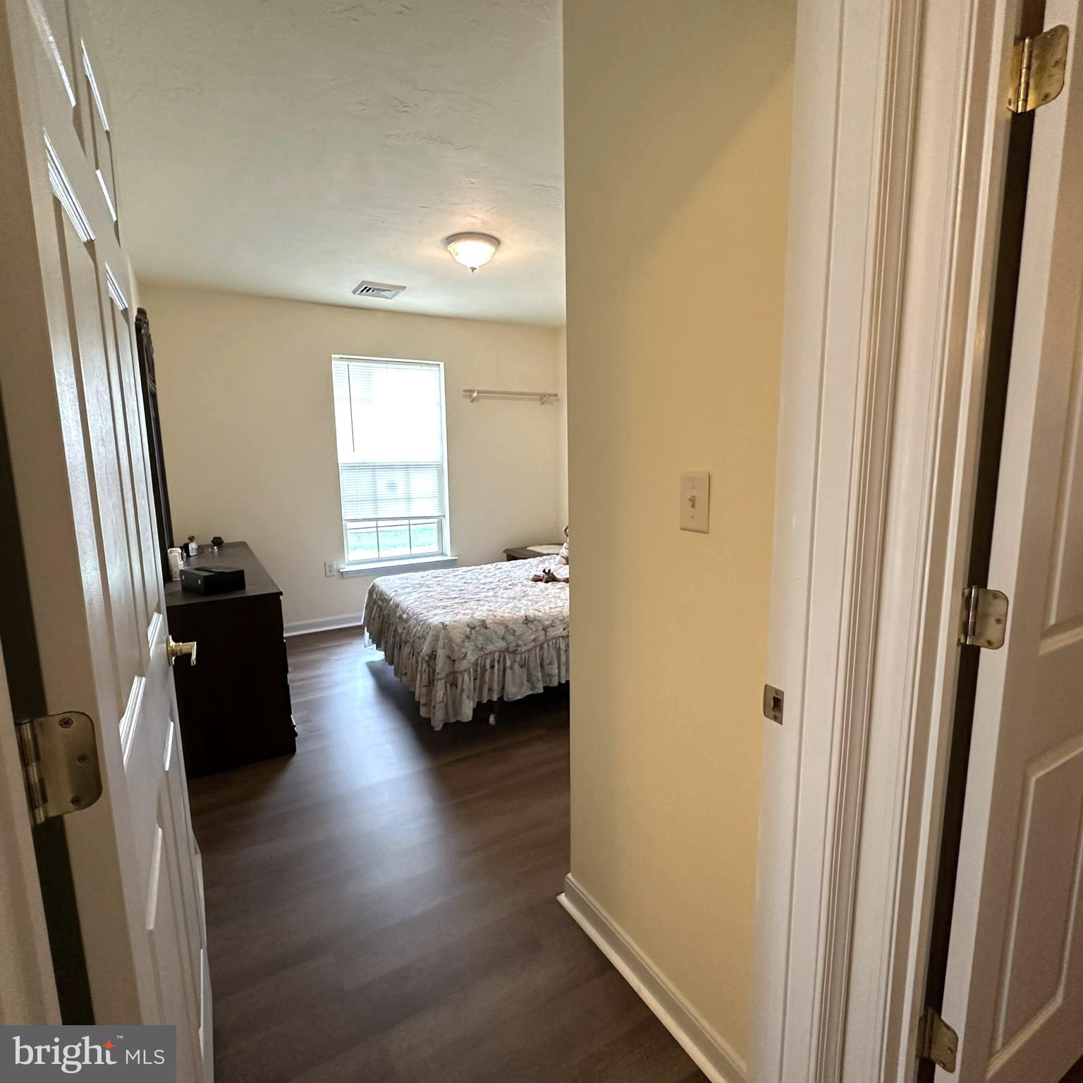 COUNTRY MANOR - Residential