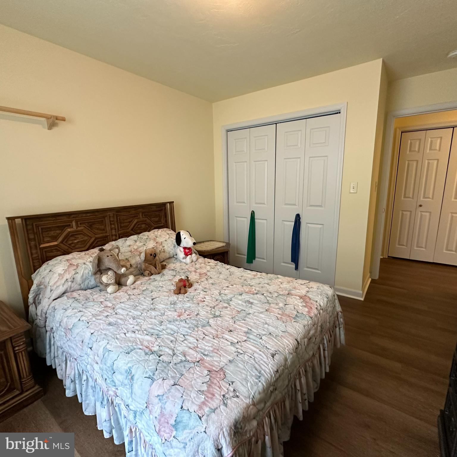 COUNTRY MANOR - Residential