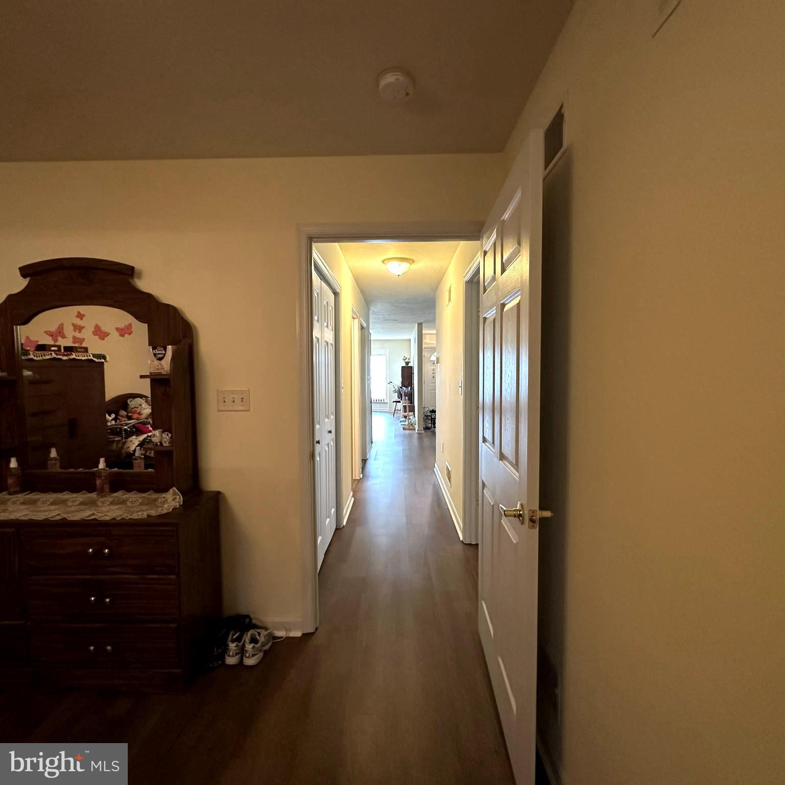 COUNTRY MANOR - Residential