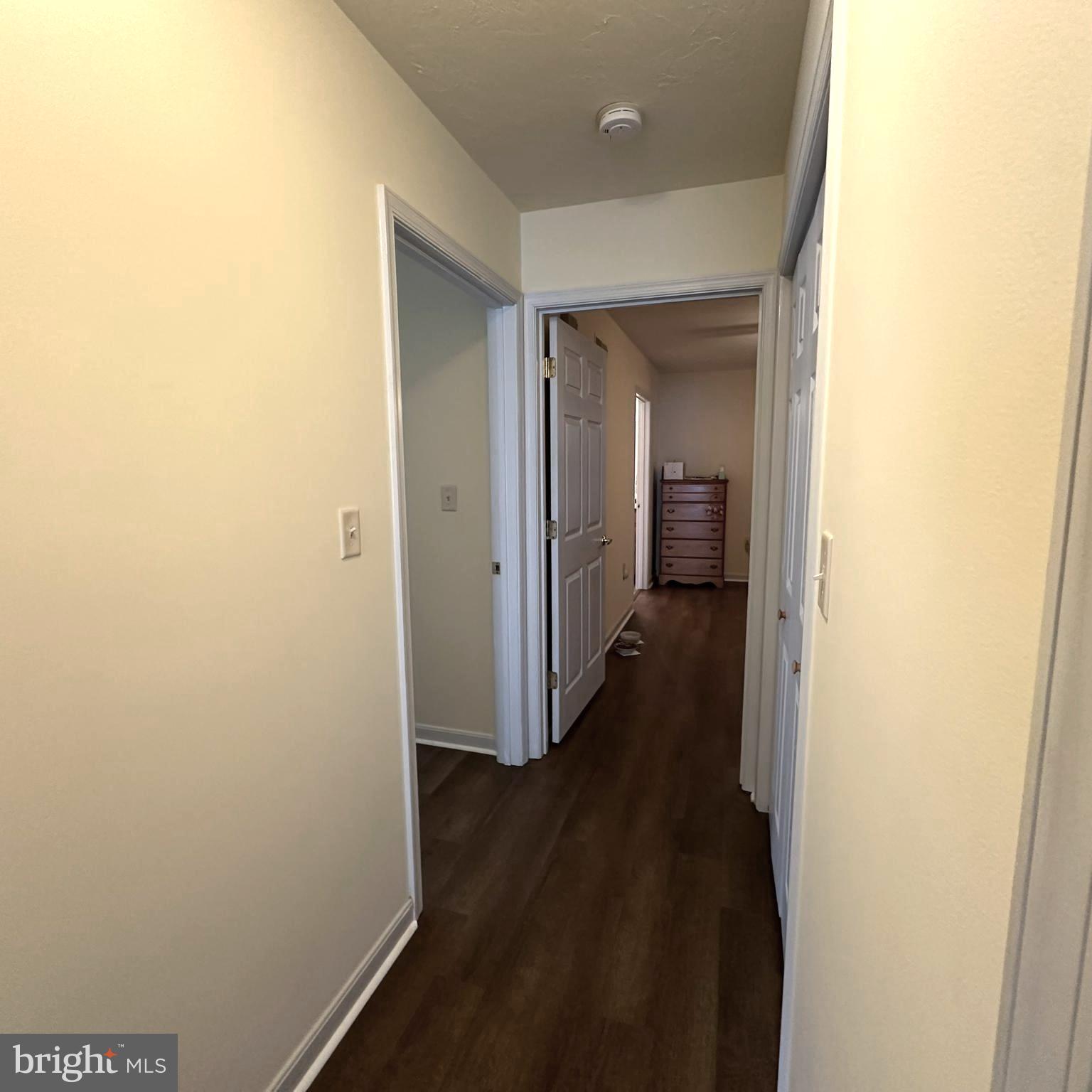 COUNTRY MANOR - Residential