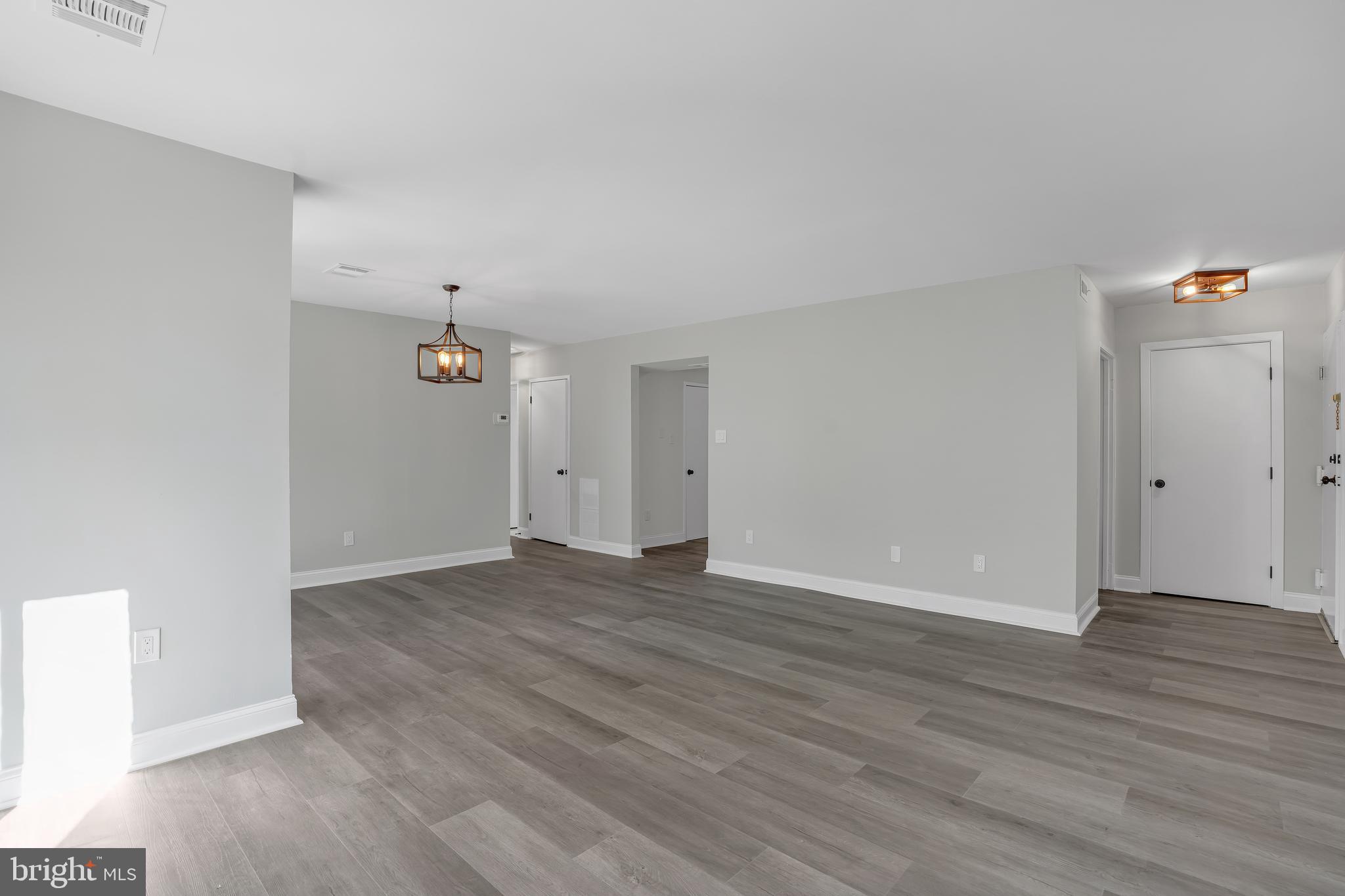 PINES CONDOMINIUM - Residential