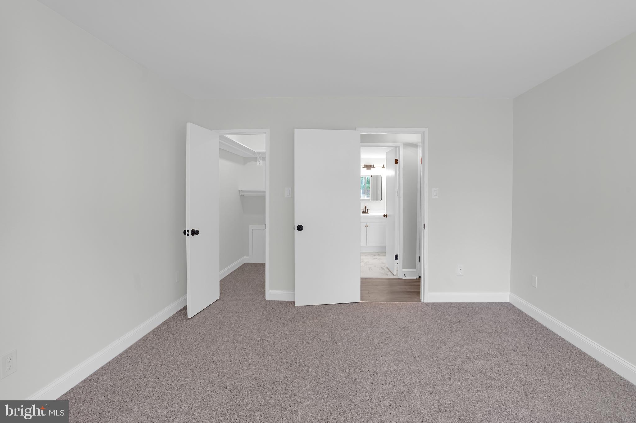 PINES CONDOMINIUM - Residential