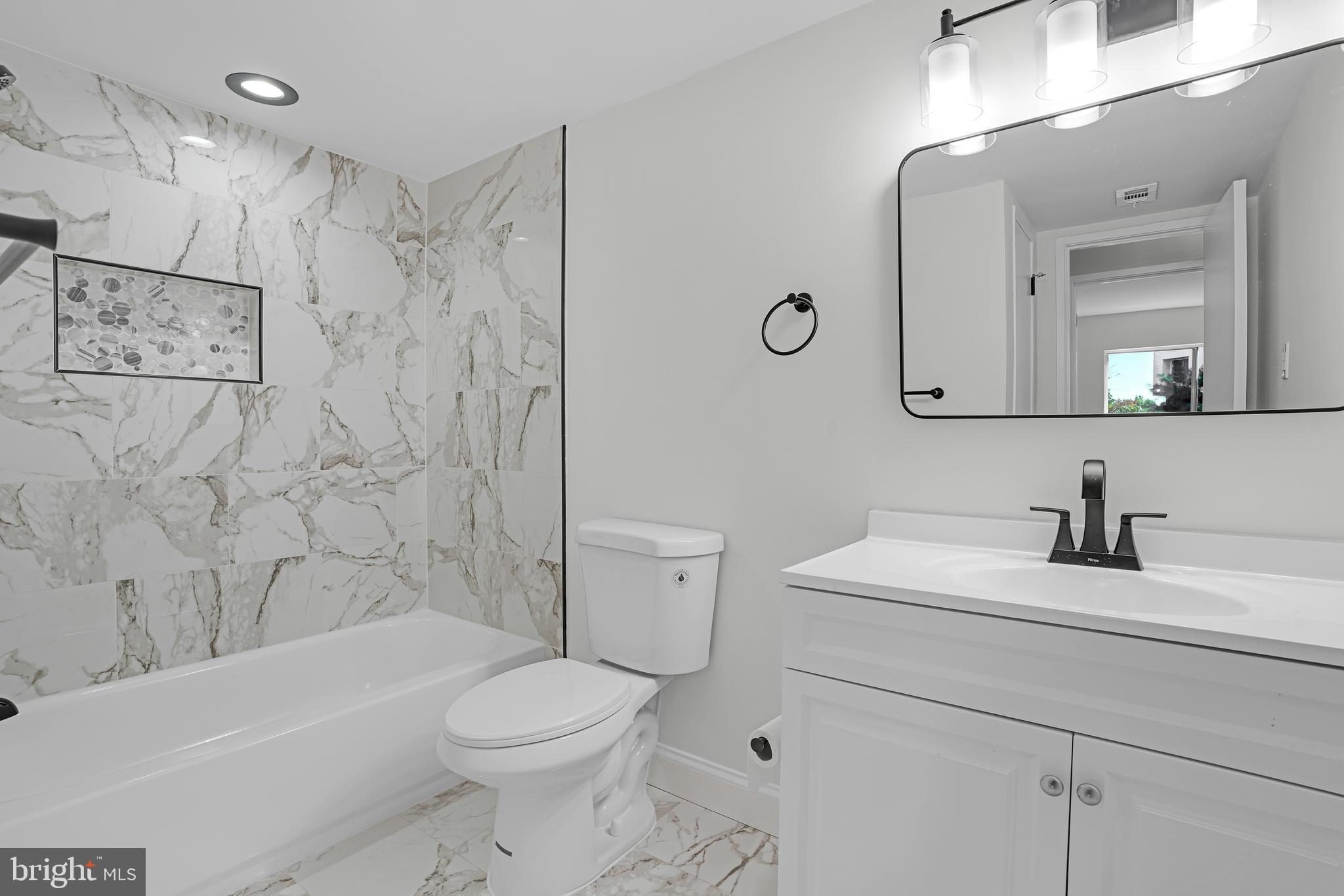 PINES CONDOMINIUM - Residential