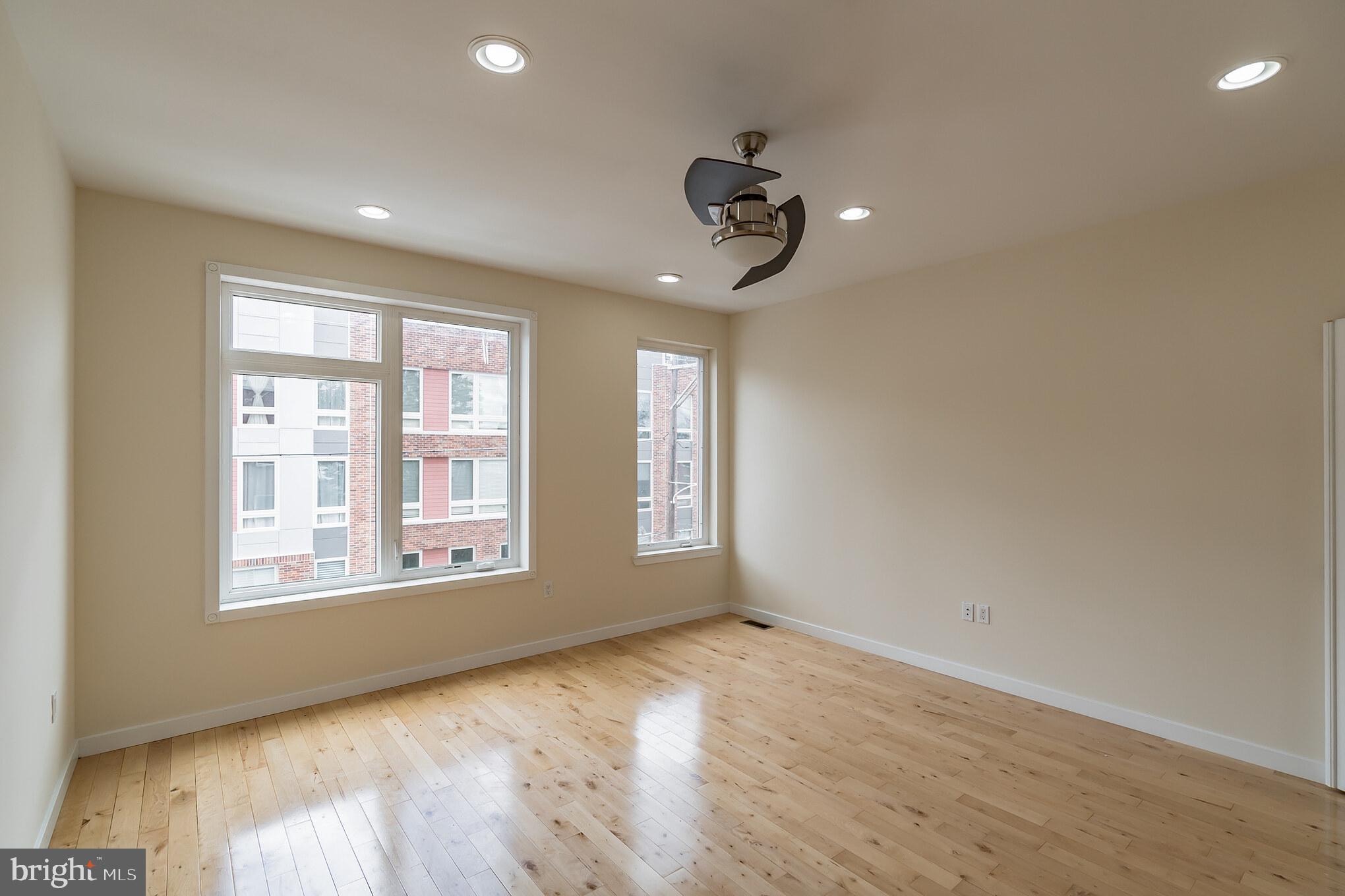 POINT BREEZE - Residential