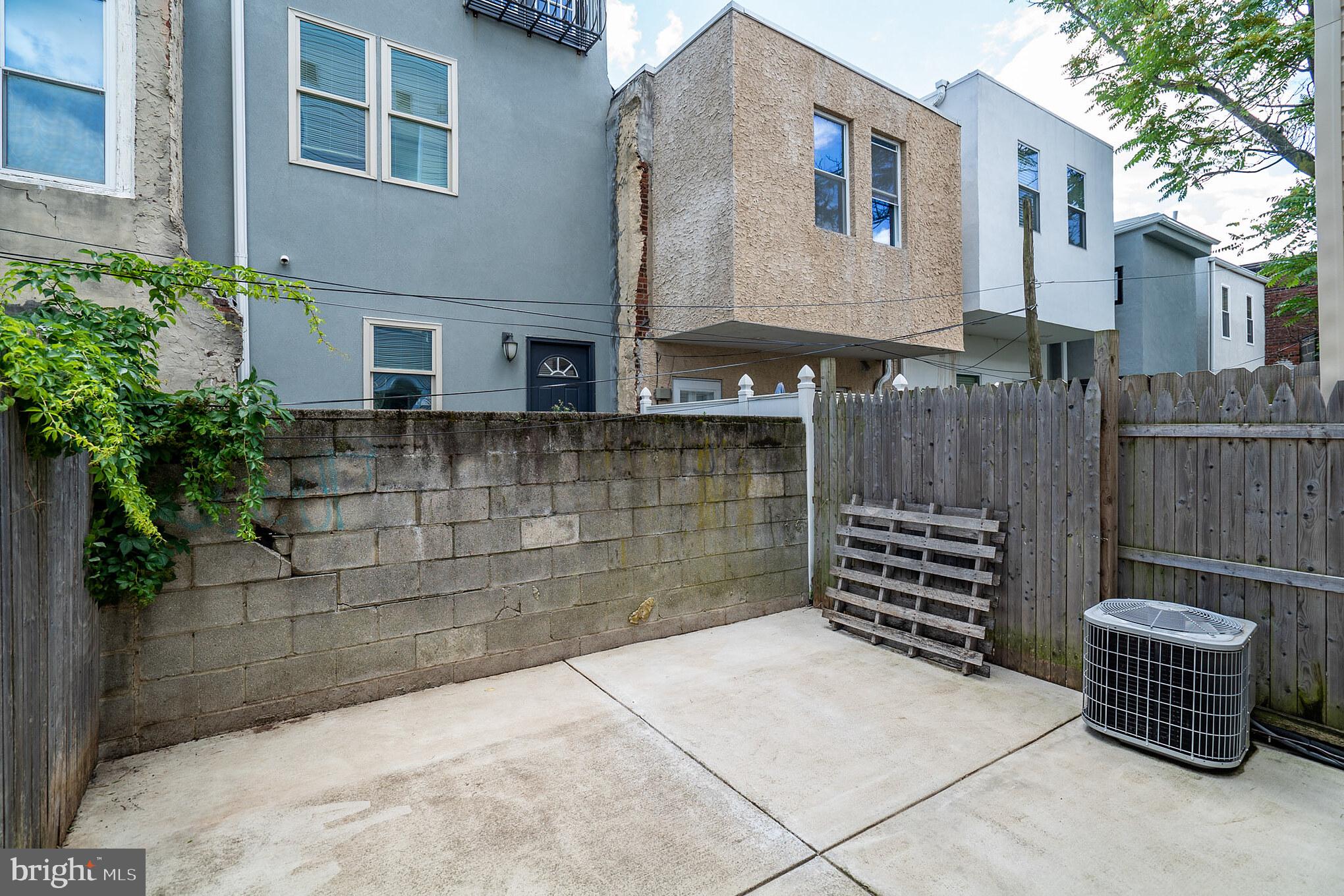 POINT BREEZE - Residential