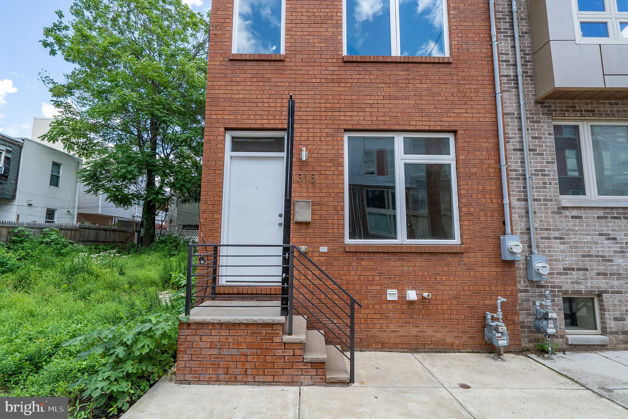 POINT BREEZE - Residential