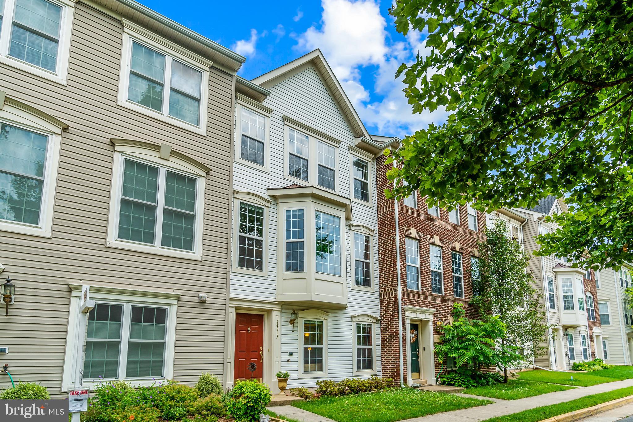 ASHBURN VILLAGE - Residential Lease