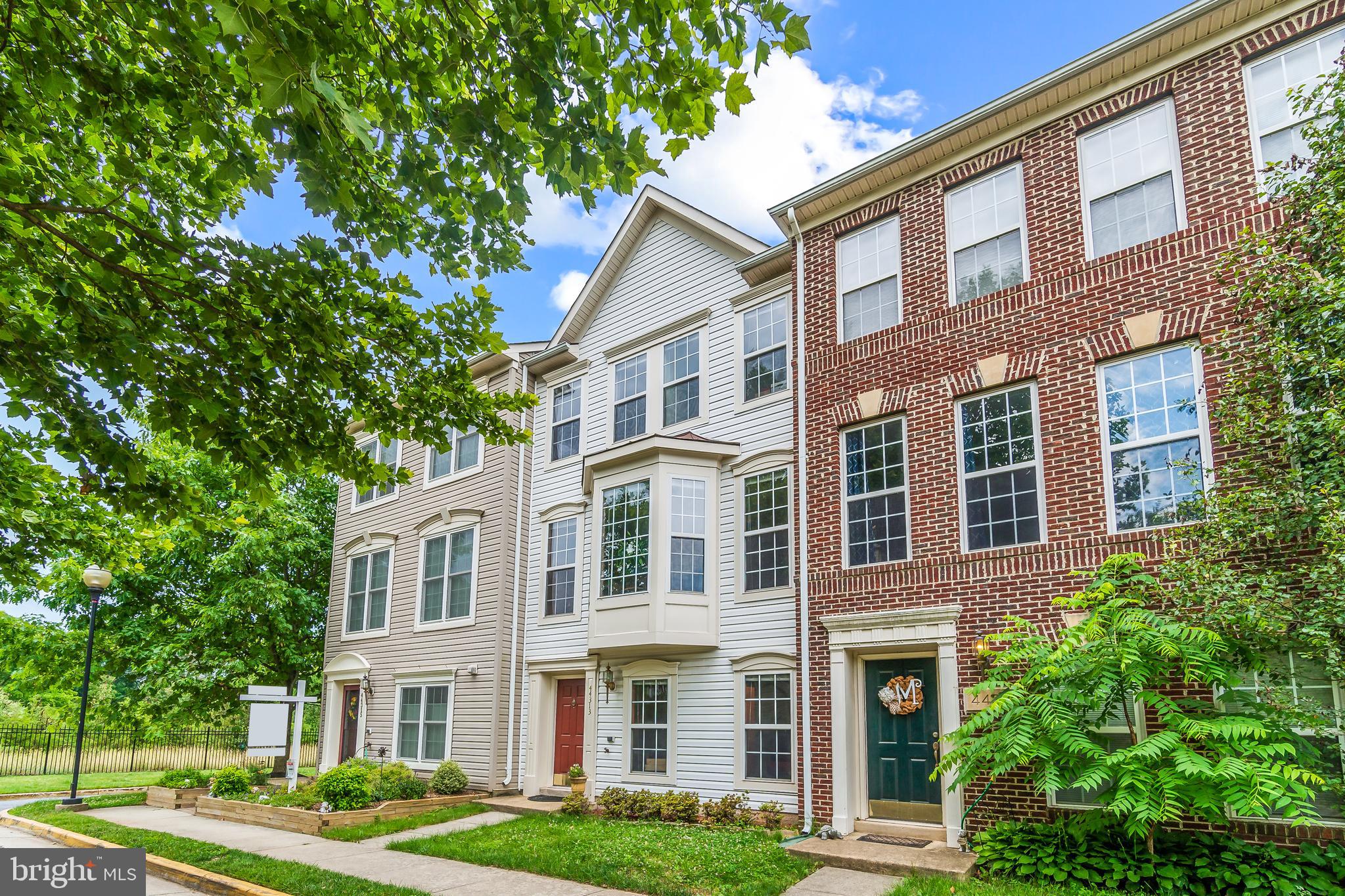 ASHBURN VILLAGE - Residential Lease