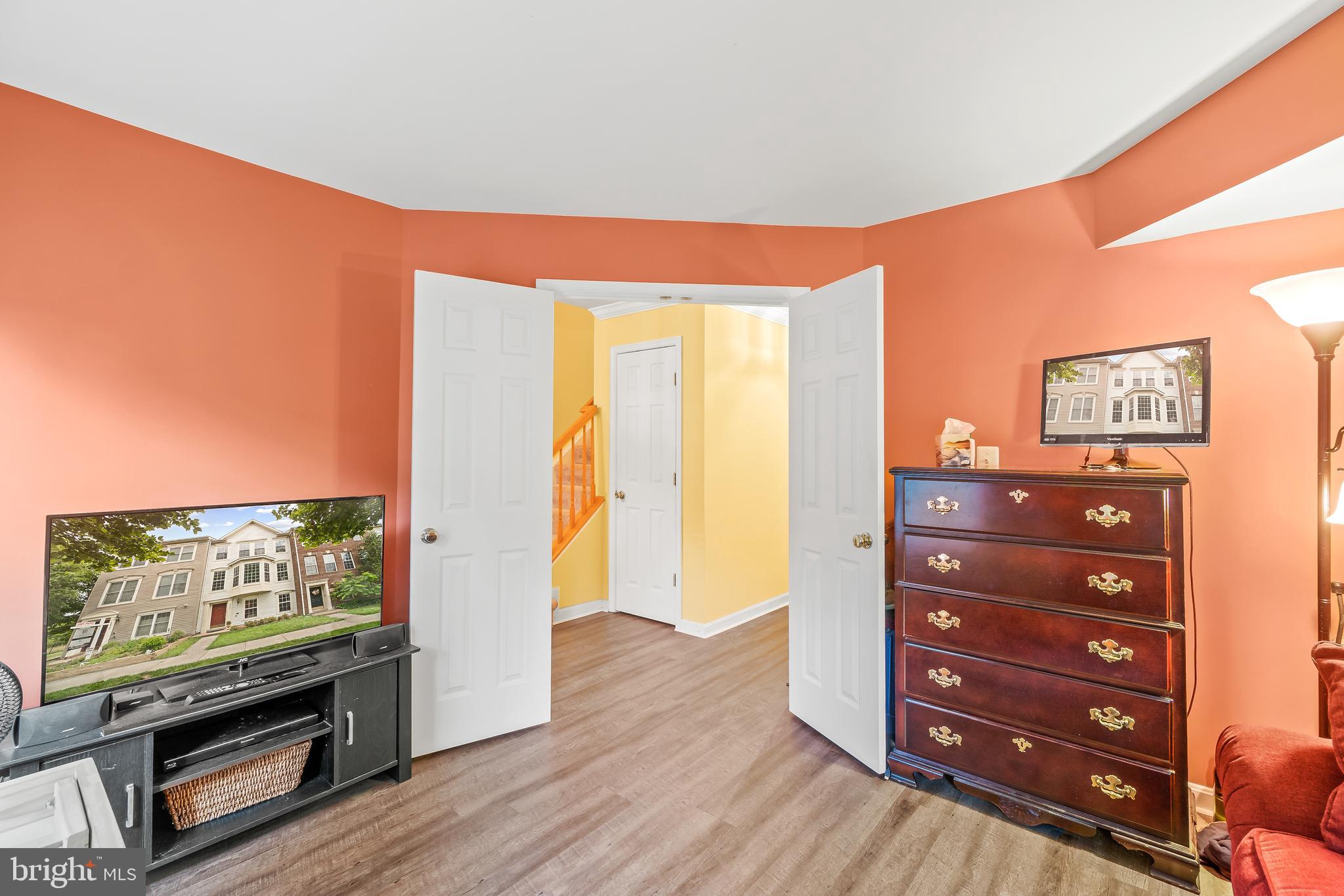 ASHBURN VILLAGE - Residential Lease