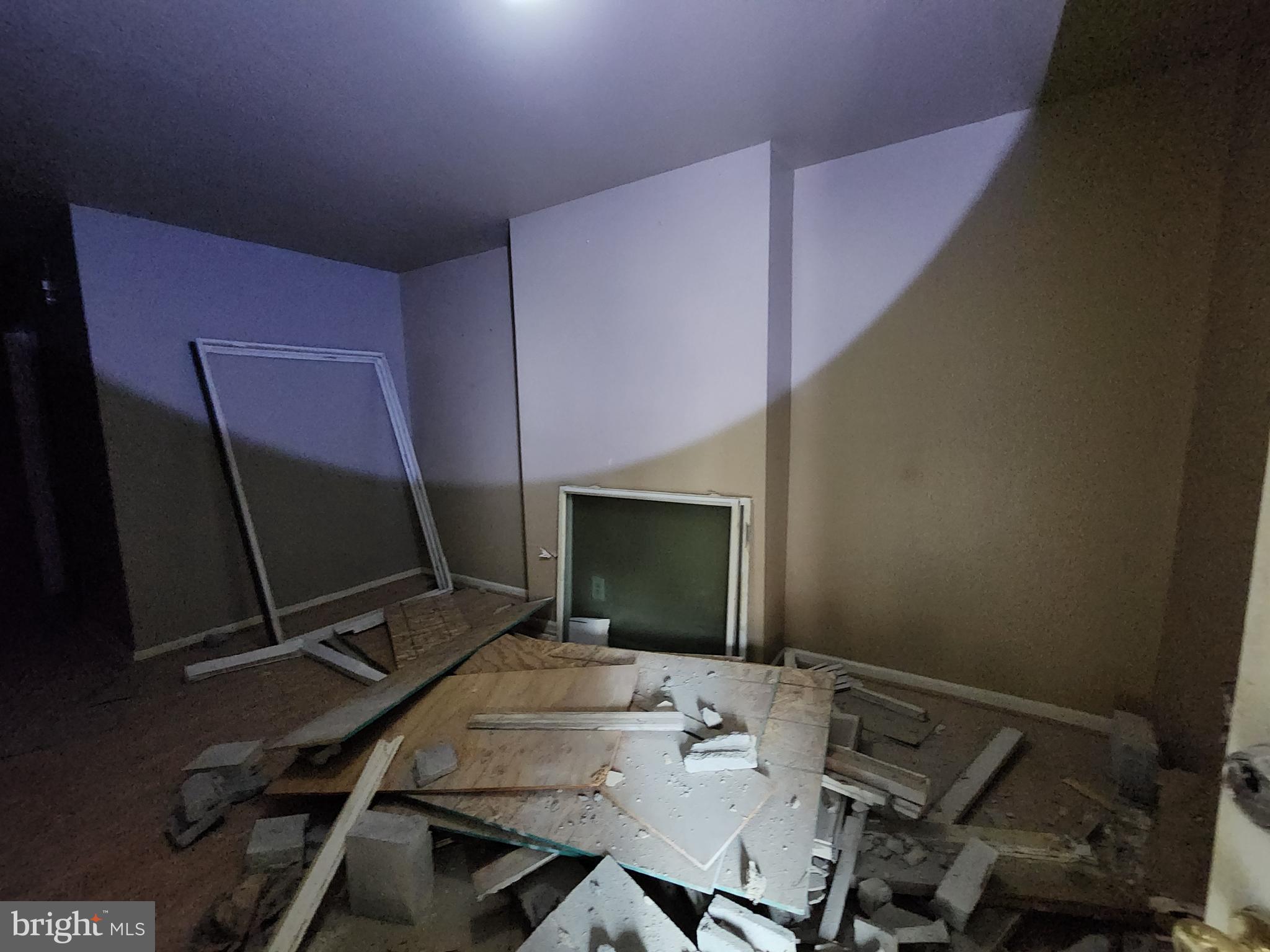 SANDTOWN-WINCHESTER - Residential