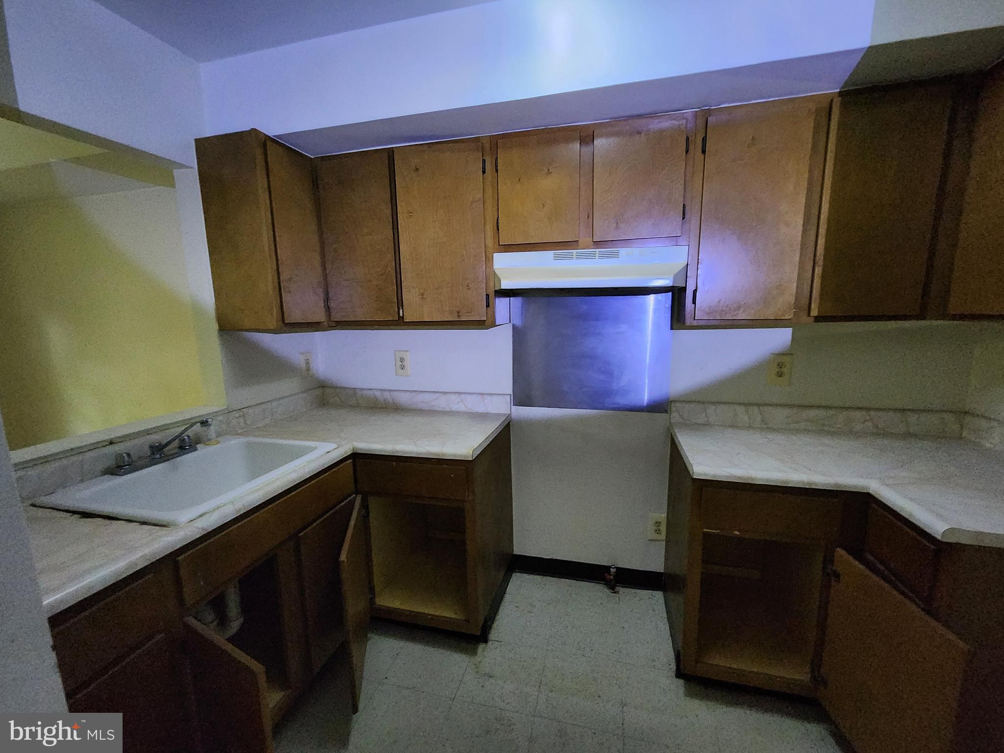 SANDTOWN-WINCHESTER - Residential