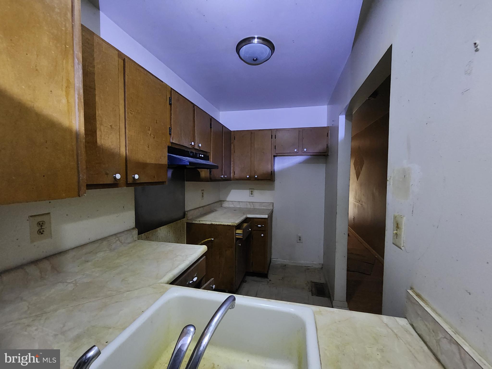 913 N CALHOUN STREET