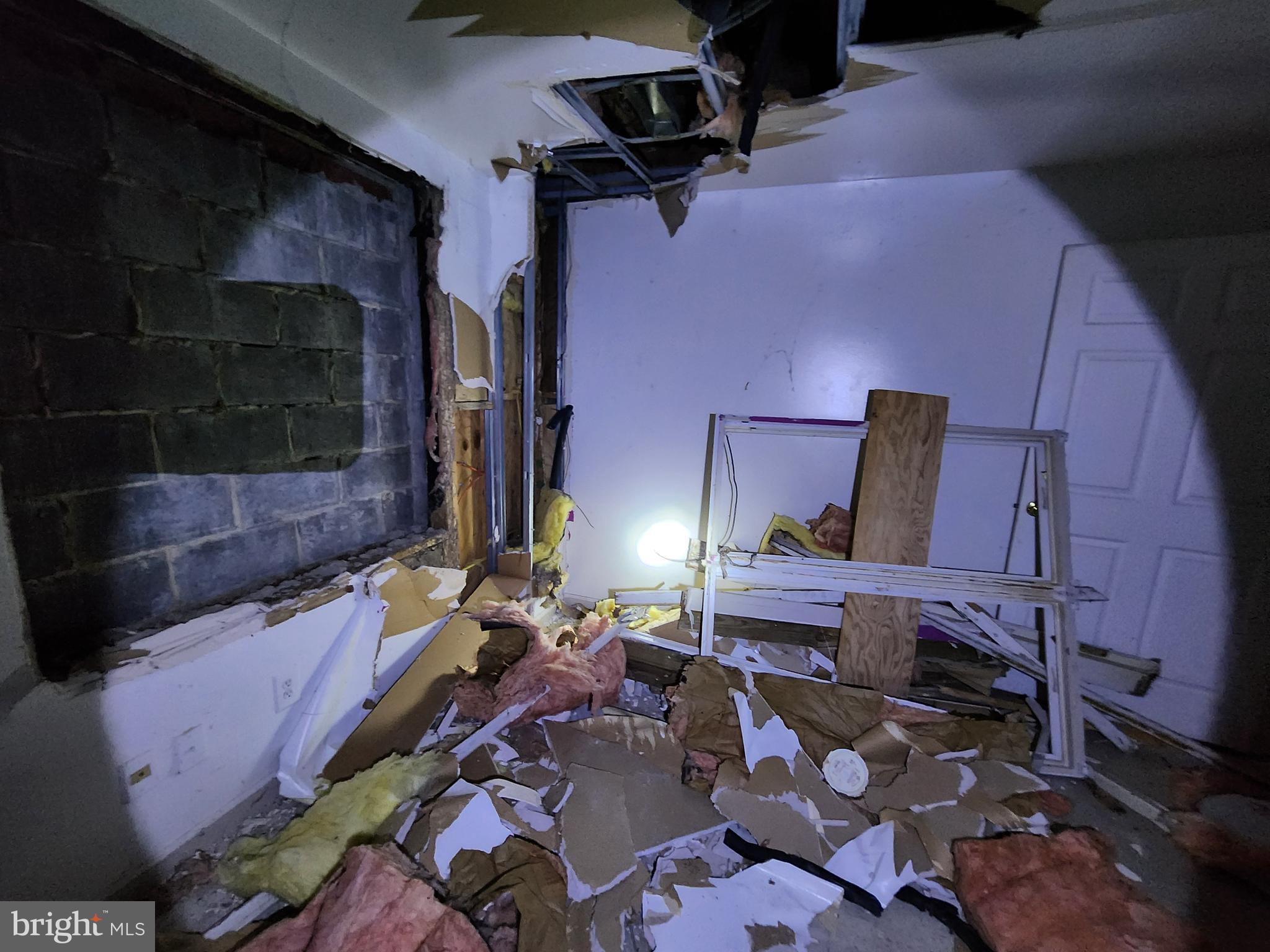 SANDTOWN-WINCHESTER - Residential