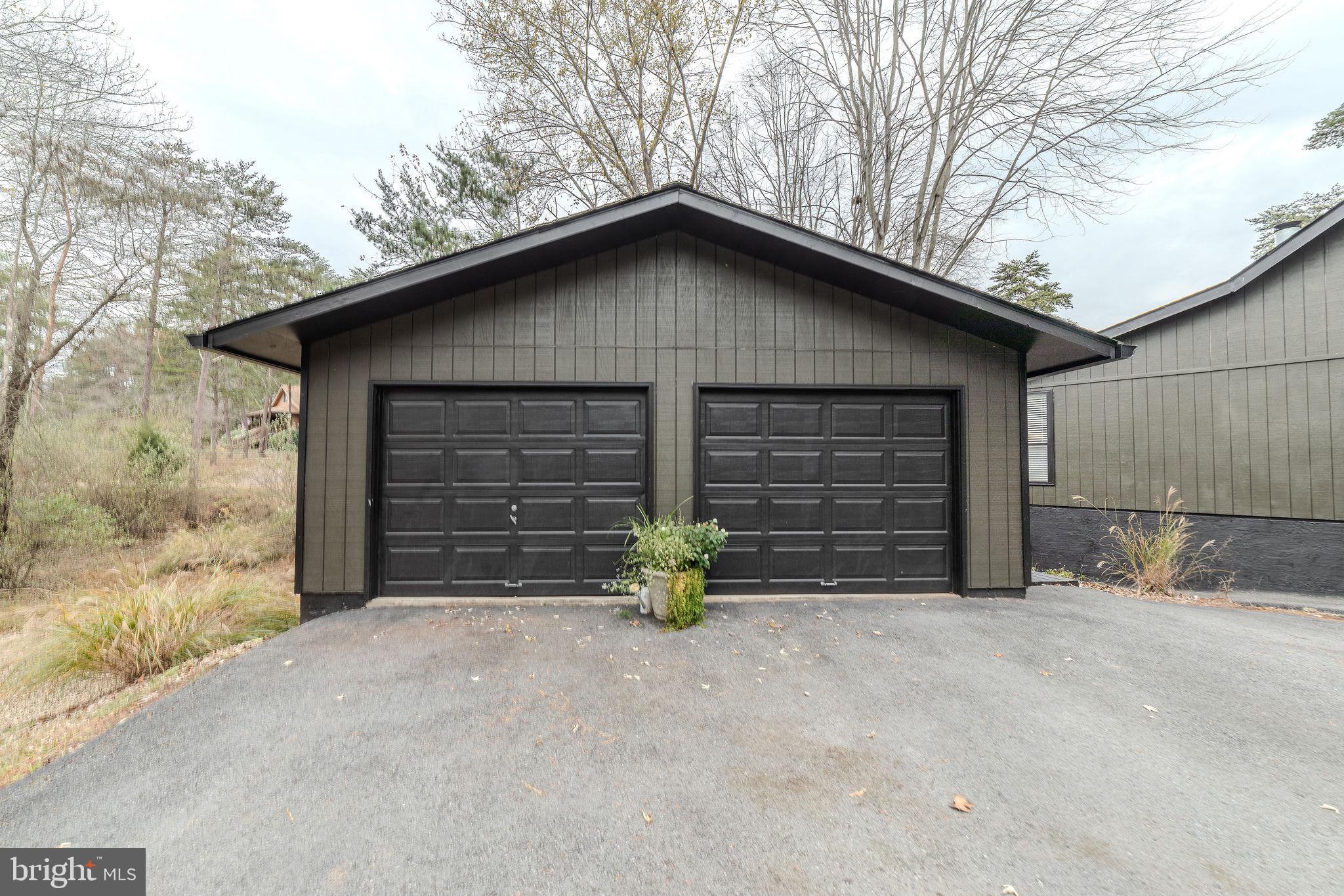 THE WOODS - Residential