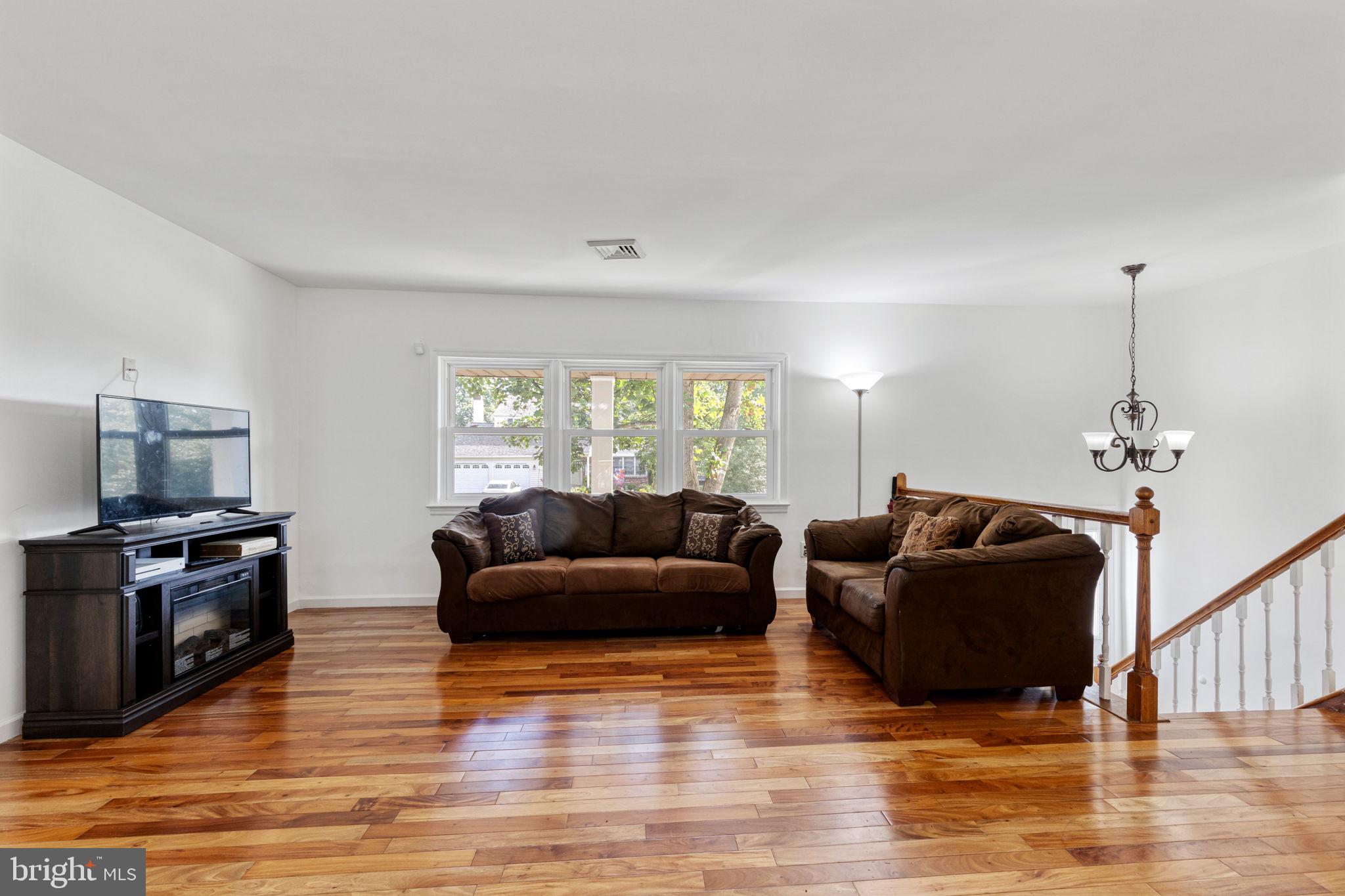 515 COLONY DRIVE