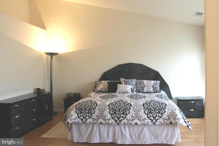 BROADLANDS SOUTH - Residential