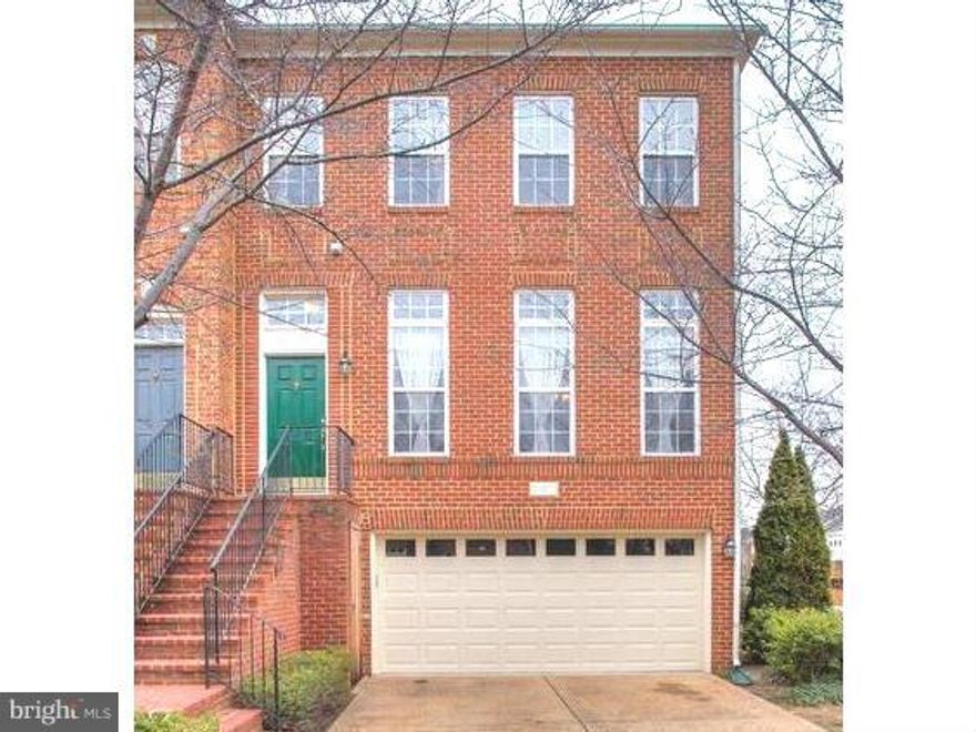 A must see! Renovated! 2 side brick, END UNIT TH in desirable Broadlands South. Open floor plan w/4 bdrm, 3.5 baths, huge gourmet kitchen w Corian cntr,large pantry & upgraded lighting. Lge family rm Sep  living and dinning  Wood flrs on all lvls Luxuray Mstr Suite w/ updated bath Laundry up lvl   LL w/ spacious 4th bdrm,, add'l full bath. Outside enjoy, lovely deck w/stairs,stone patio,fence yard