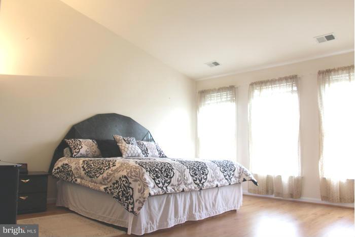 BROADLANDS SOUTH - Residential