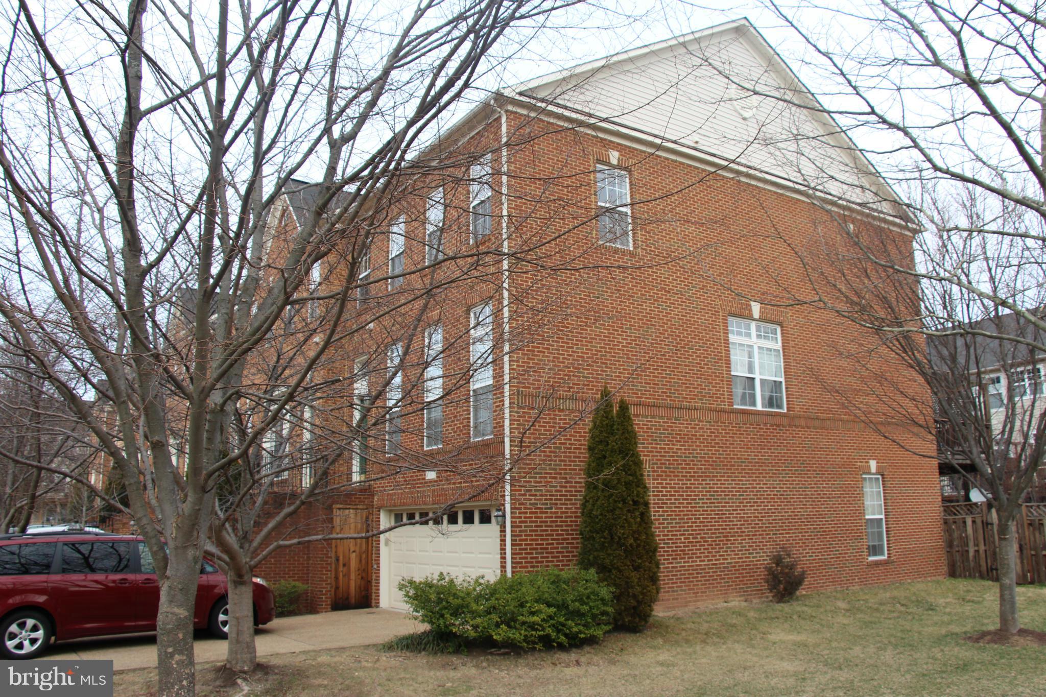 BROADLANDS SOUTH - Residential