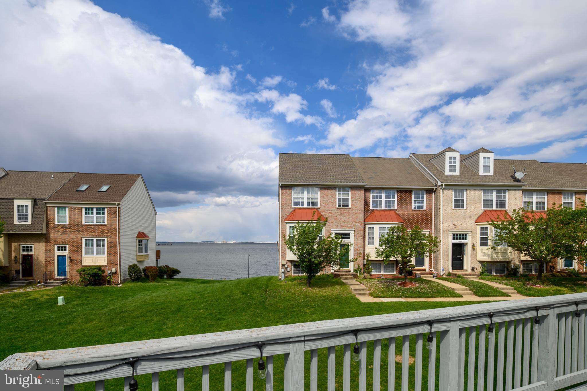 STONEY BEACH - Residential