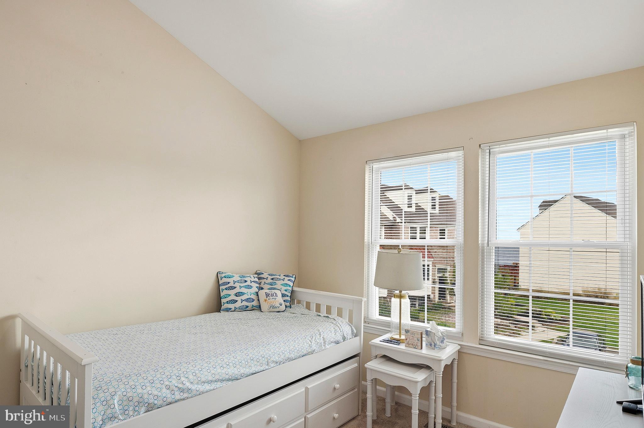 STONEY BEACH - Residential