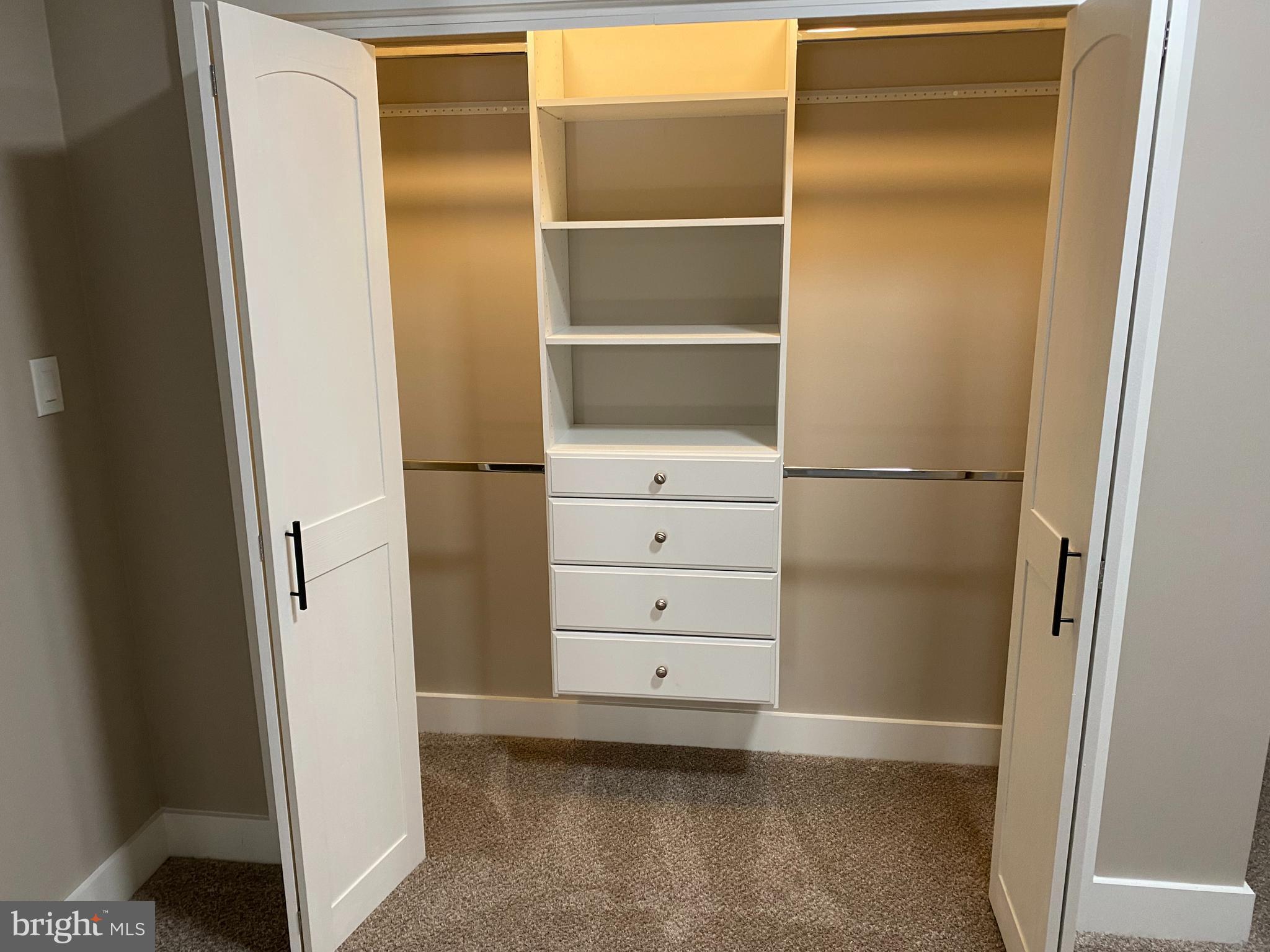 OAK HILL - Residential