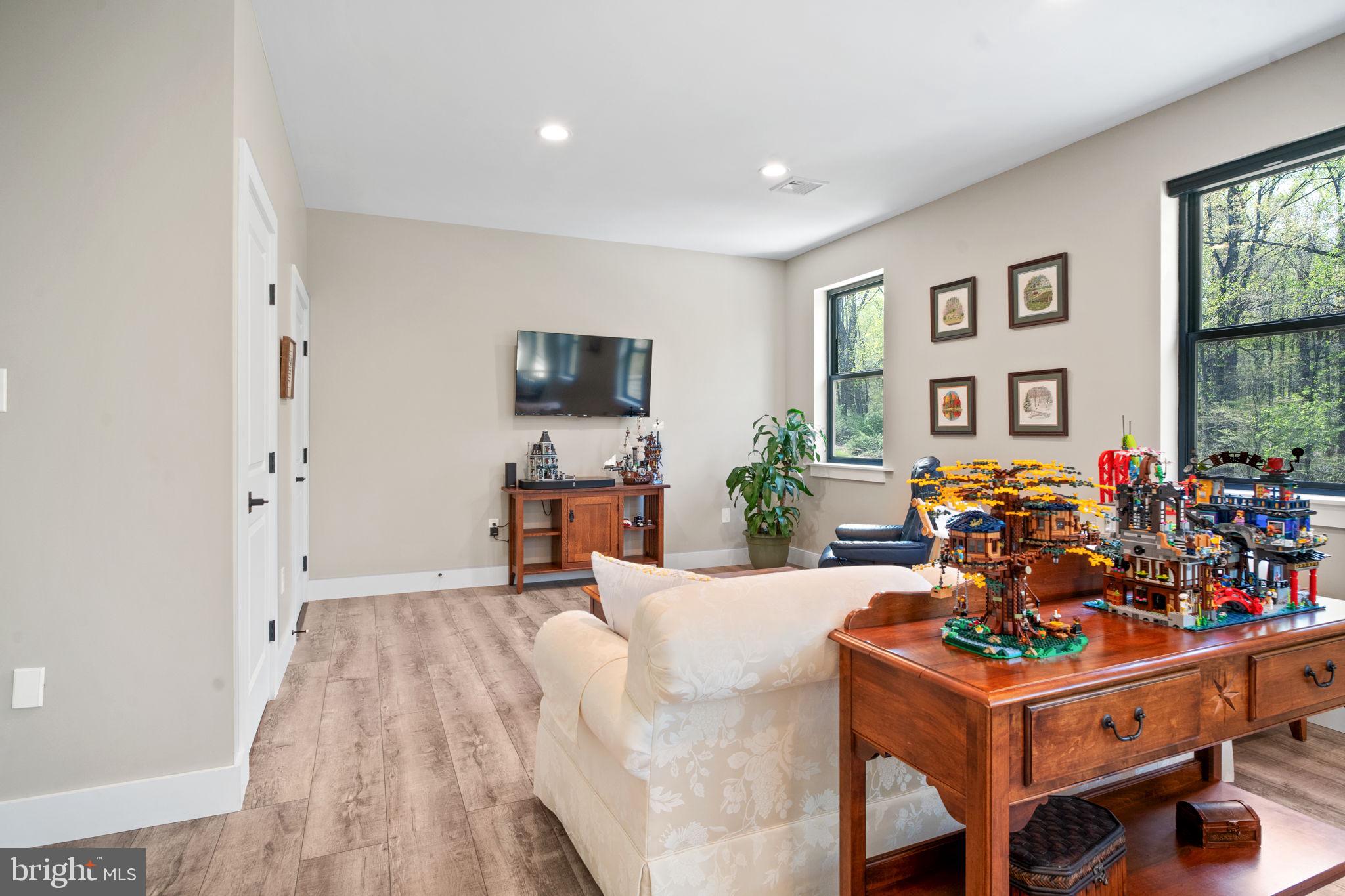 OAK HILL - Residential