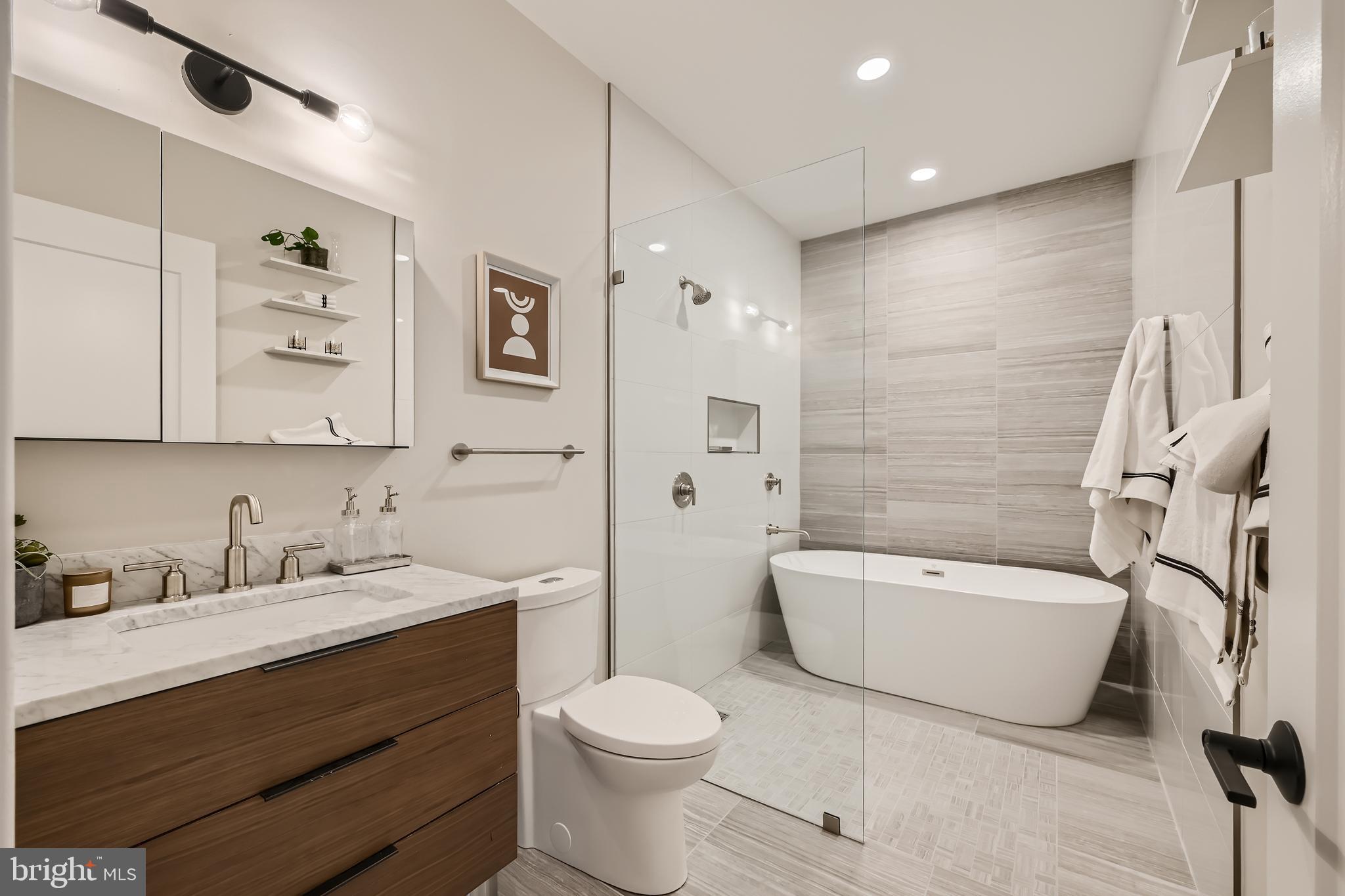 BROMO ARTS DISTRICT - Residential Lease