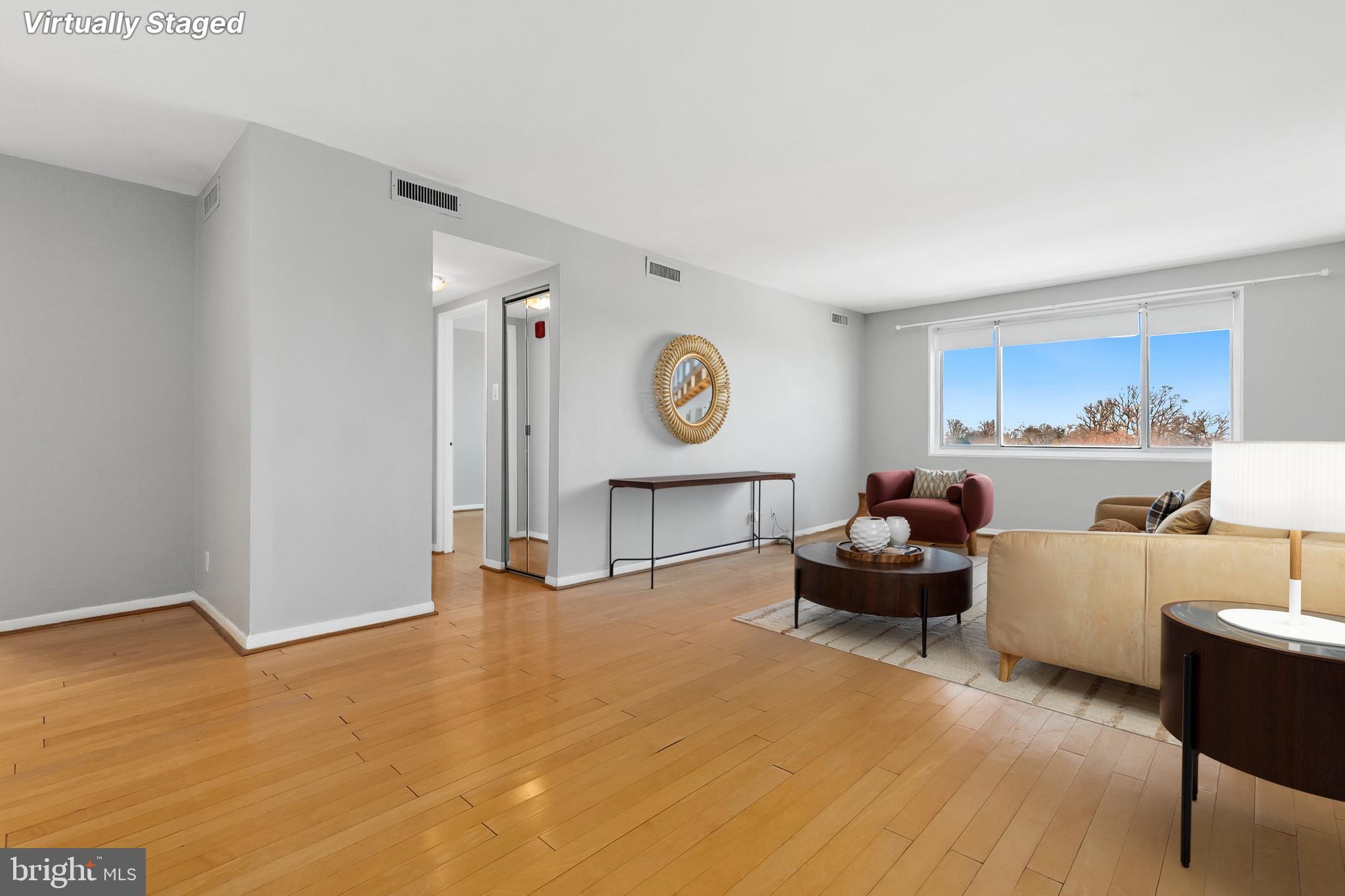 WHITEHALL - Residential