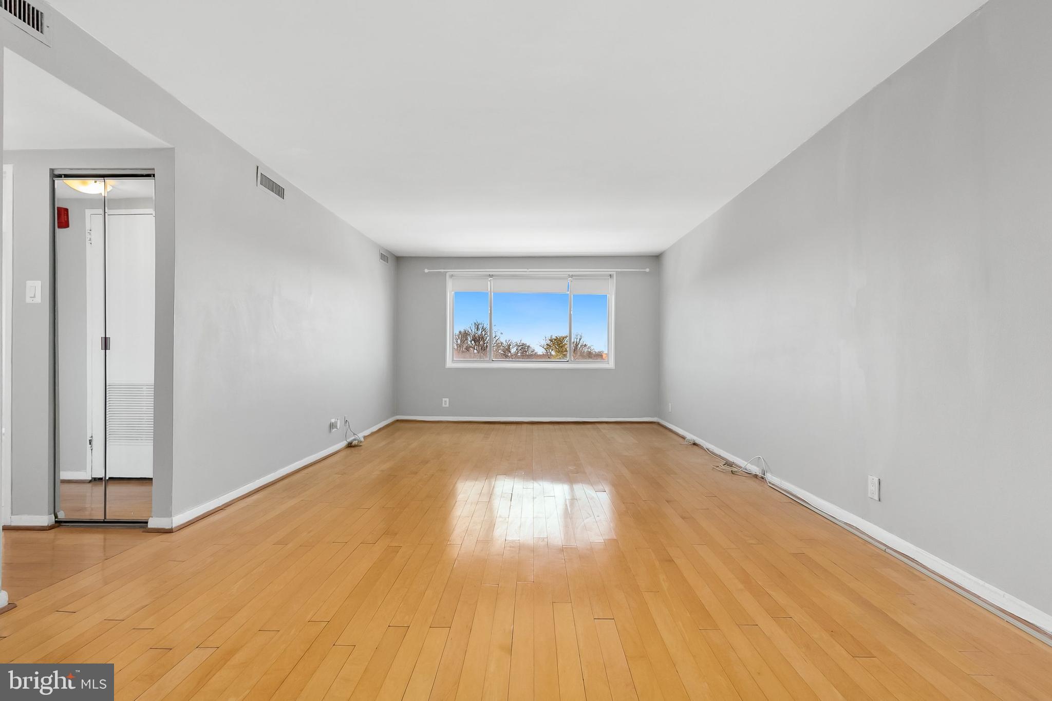 WHITEHALL - Residential