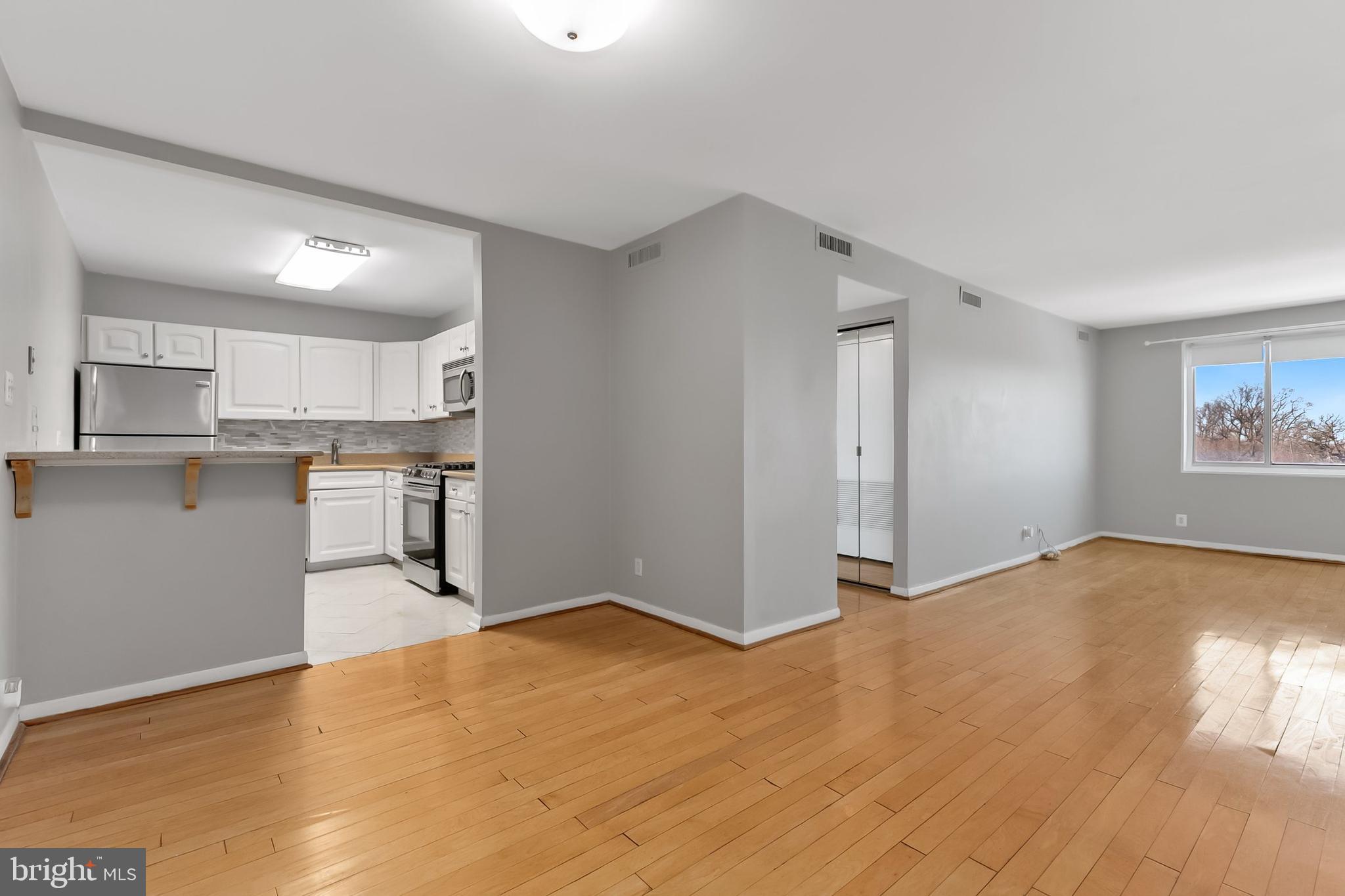 WHITEHALL - Residential