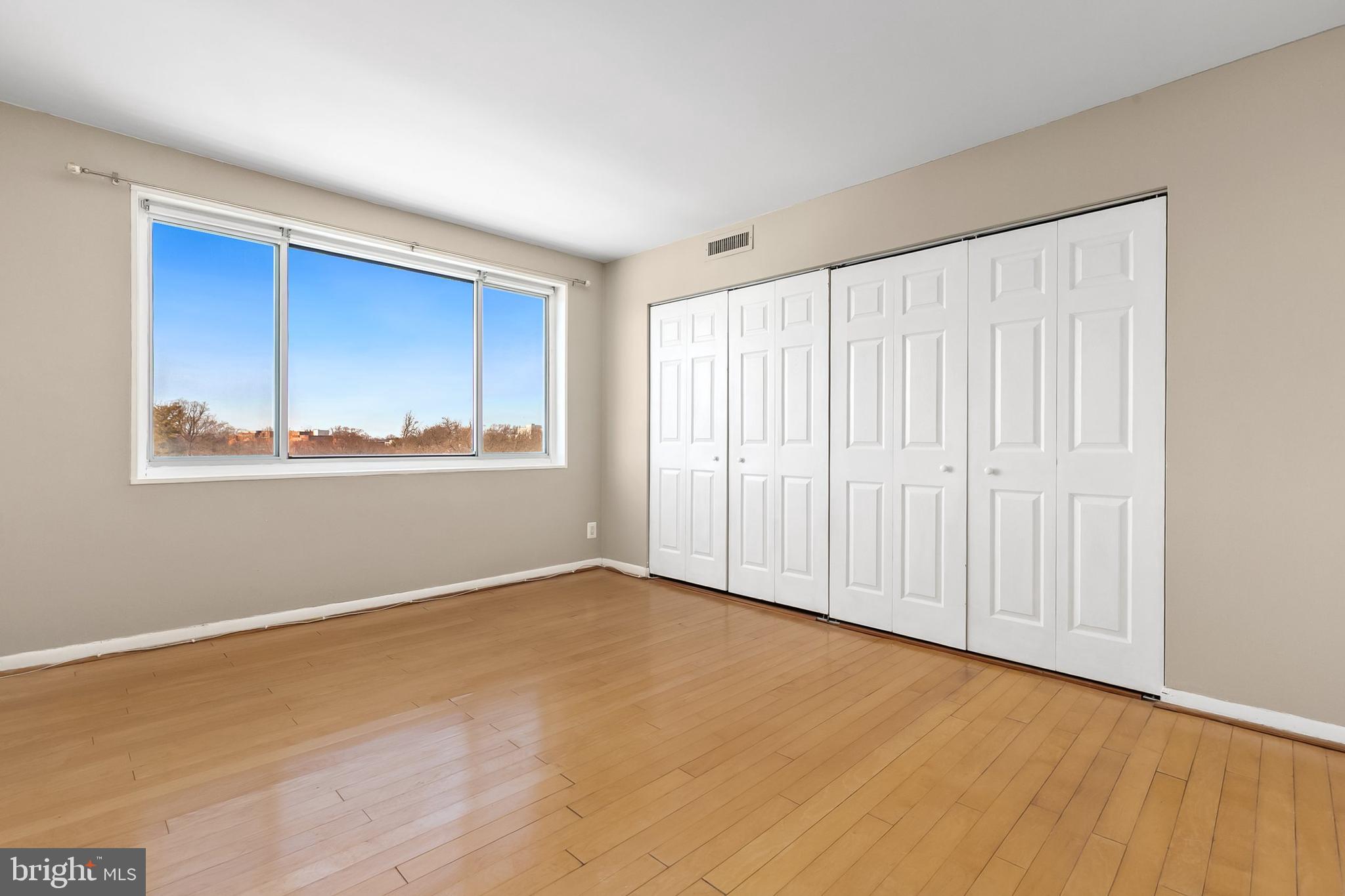 WHITEHALL - Residential