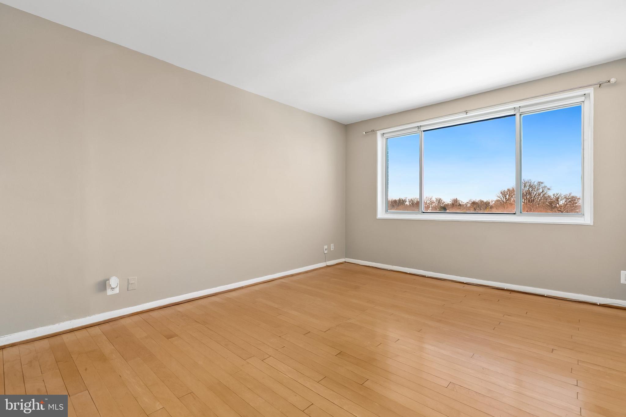 WHITEHALL - Residential