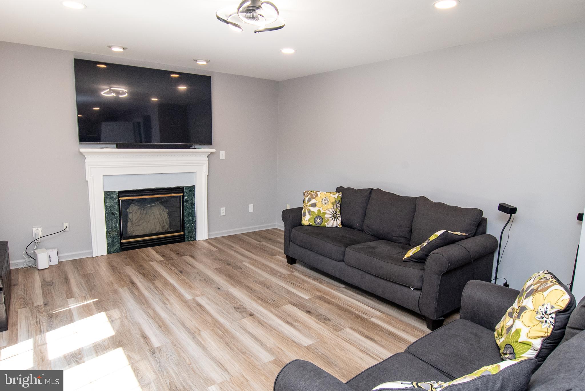 STAFFORD LAKES VILLAGE - Residential