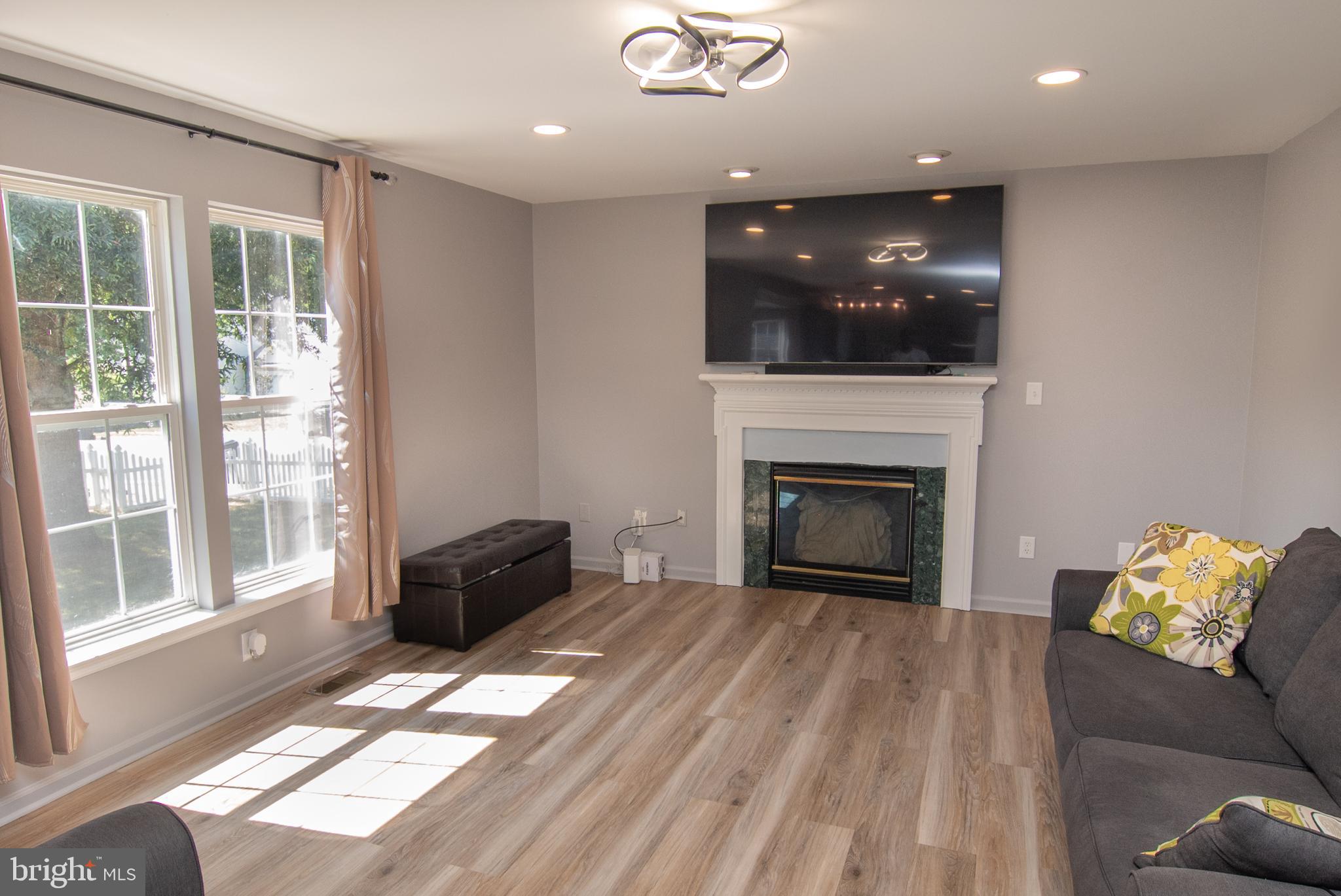 STAFFORD LAKES VILLAGE - Residential