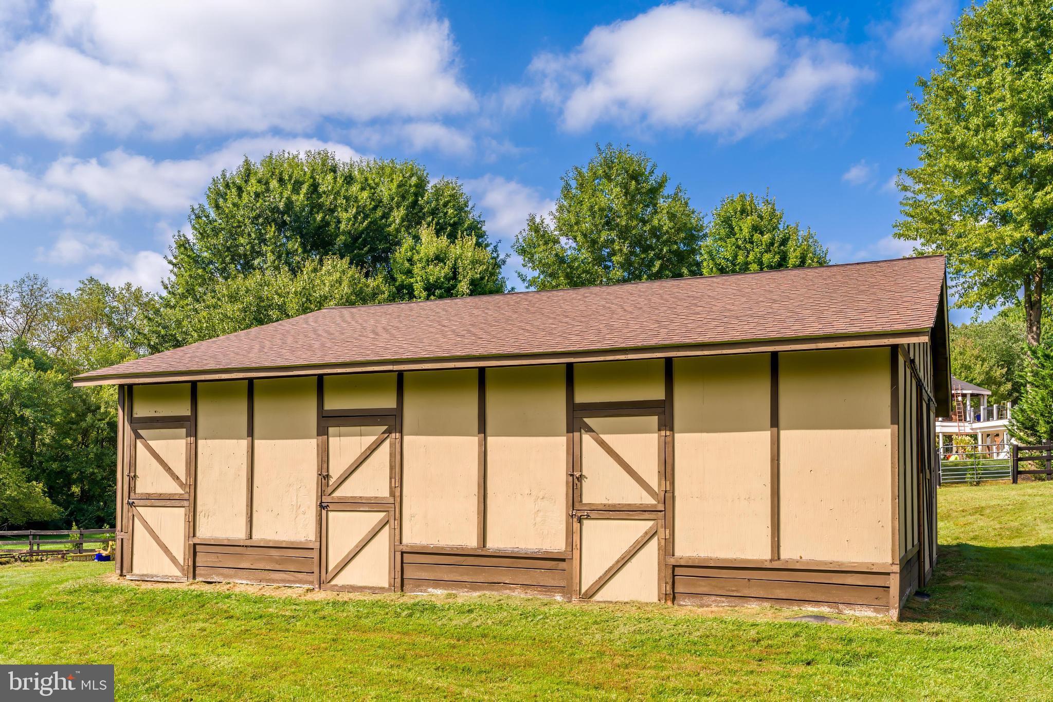 EQUESTRIAN PARK - Residential