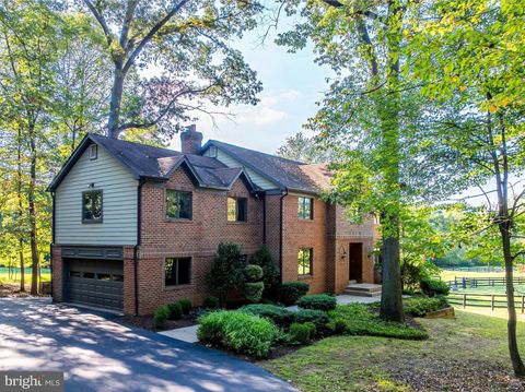 Photo of 1738 Dressage Drive, RESTON, VA 20190 (MLS # VAFX2289962)