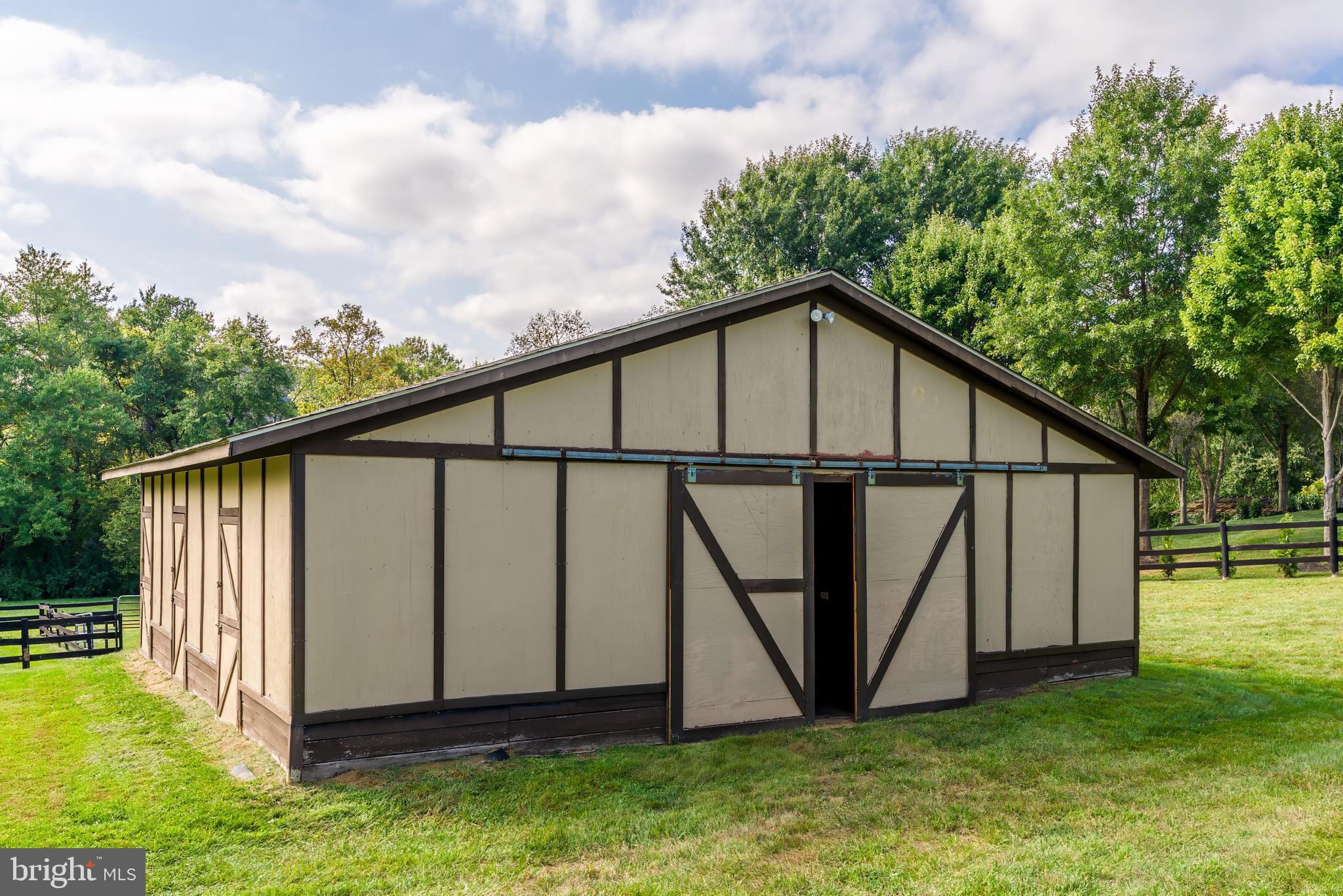 EQUESTRIAN PARK - Residential