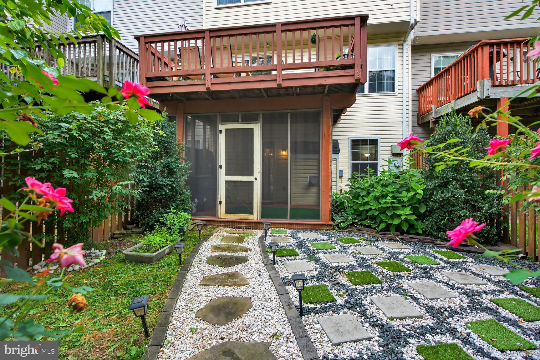 11082 CLOVERTREE COURT