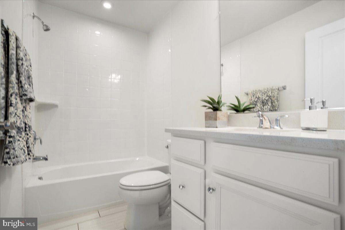 MARLBORO RIDGE - Residential