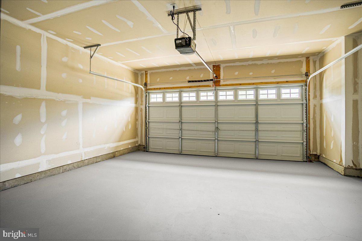 MARLBORO RIDGE - Residential