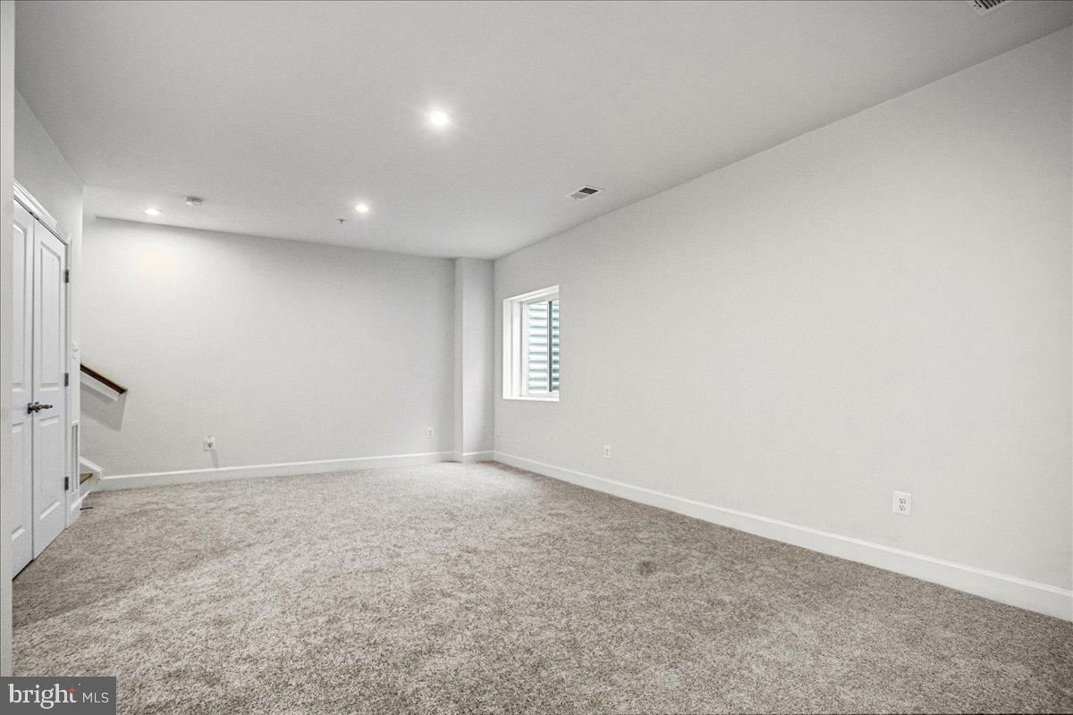 MARLBORO RIDGE - Residential