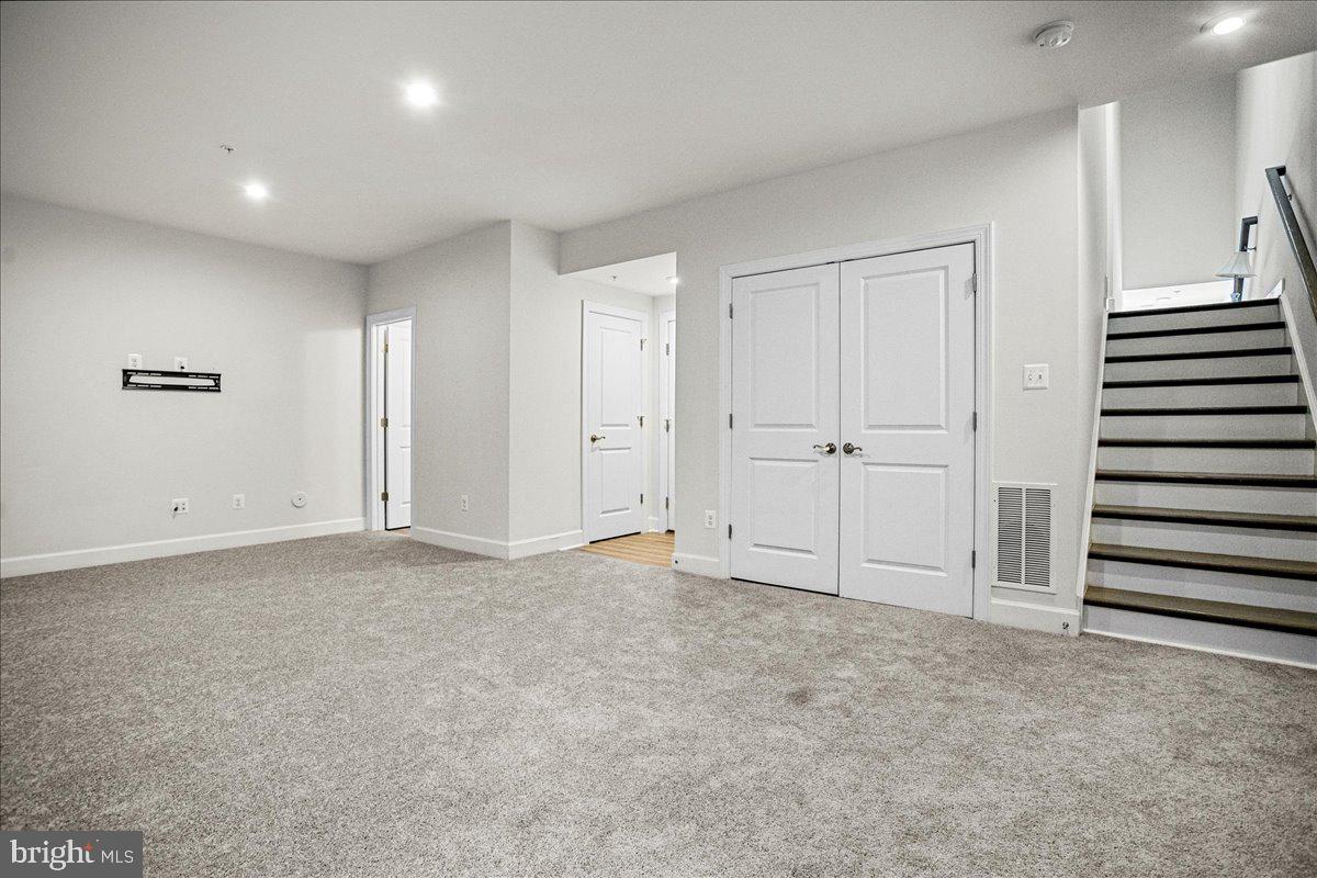 MARLBORO RIDGE - Residential